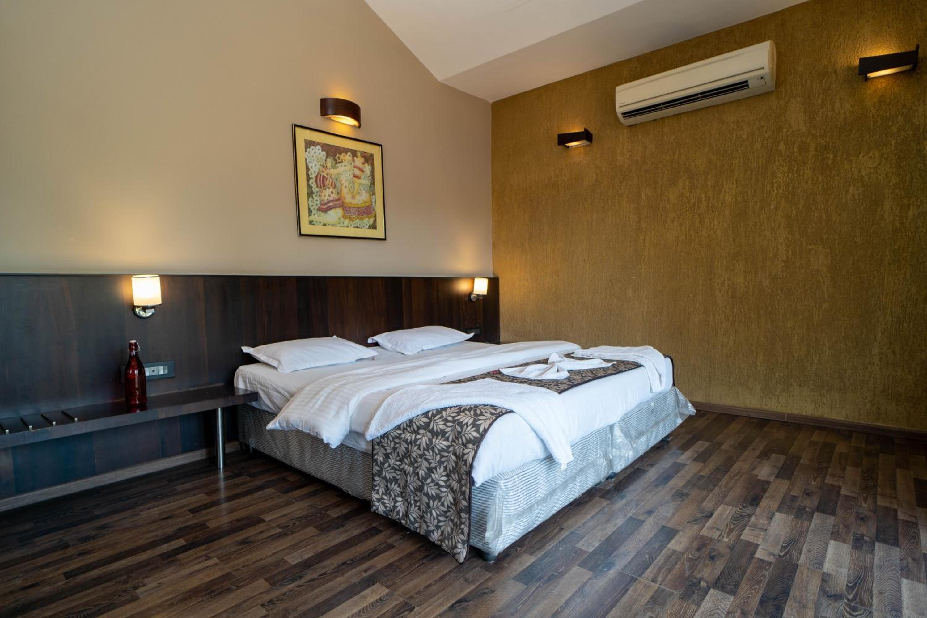 Avieeno 3 bhk premium Villas with pool Near Calangute Goa view 5