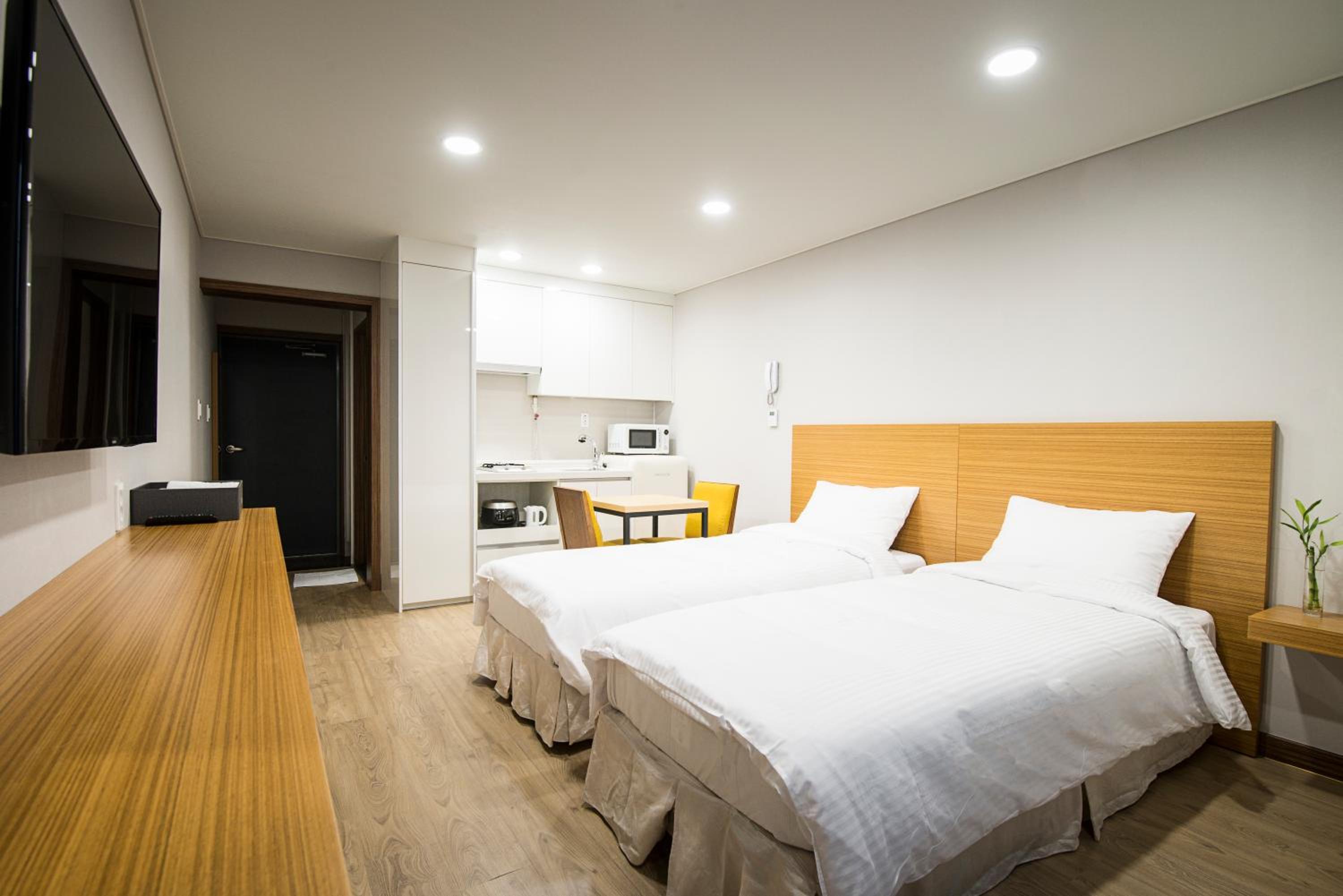 W Ocean Pension
