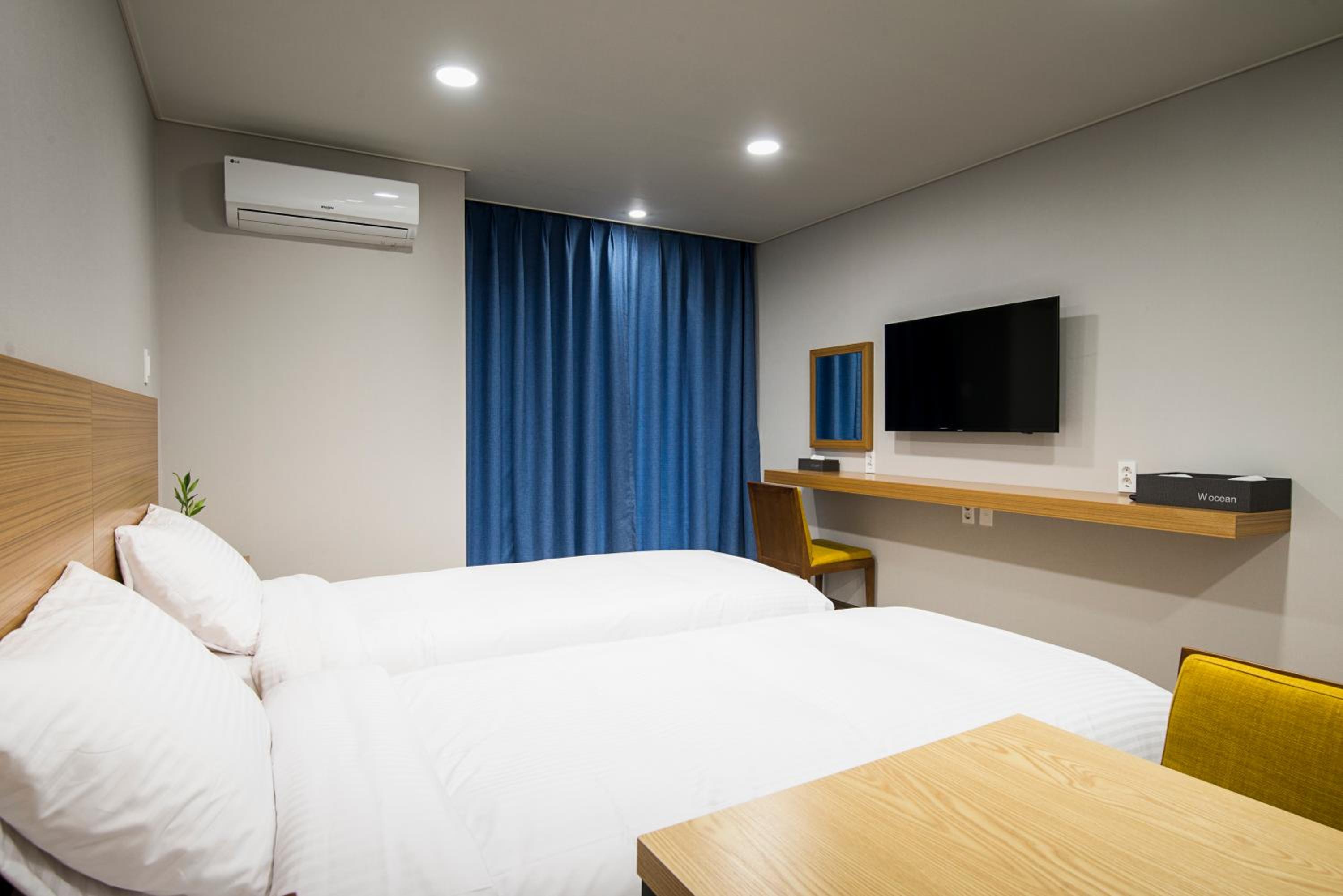 W Ocean Pension
