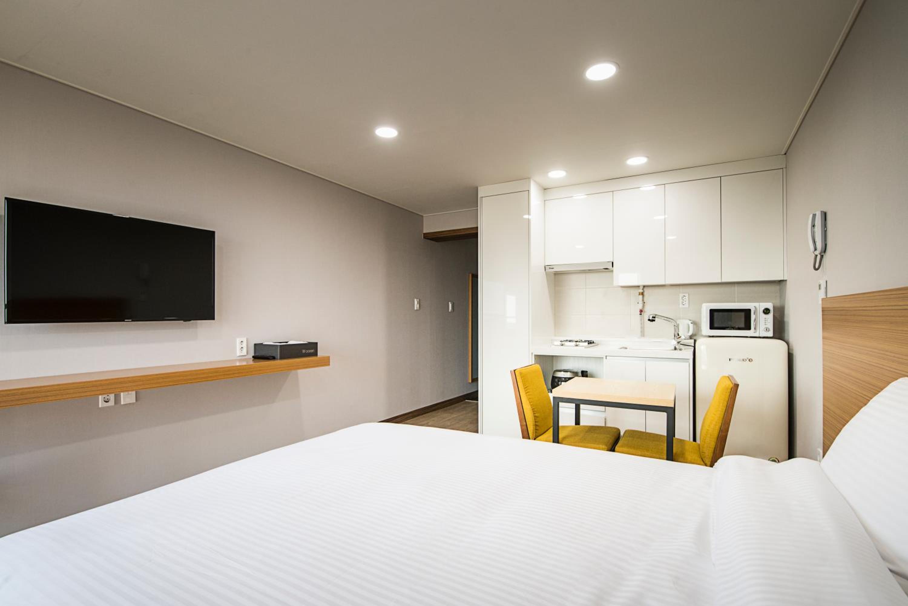 W Ocean Pension