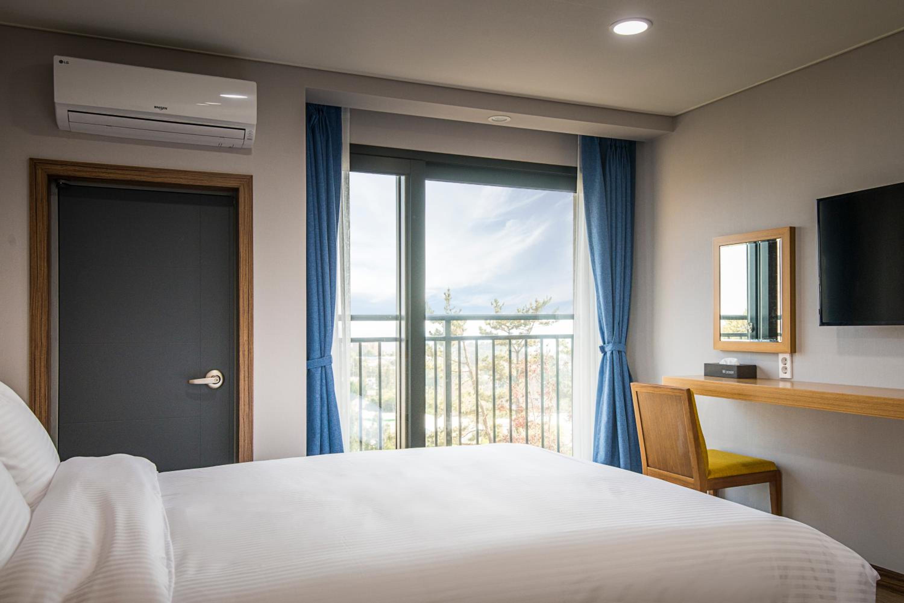 W Ocean Pension