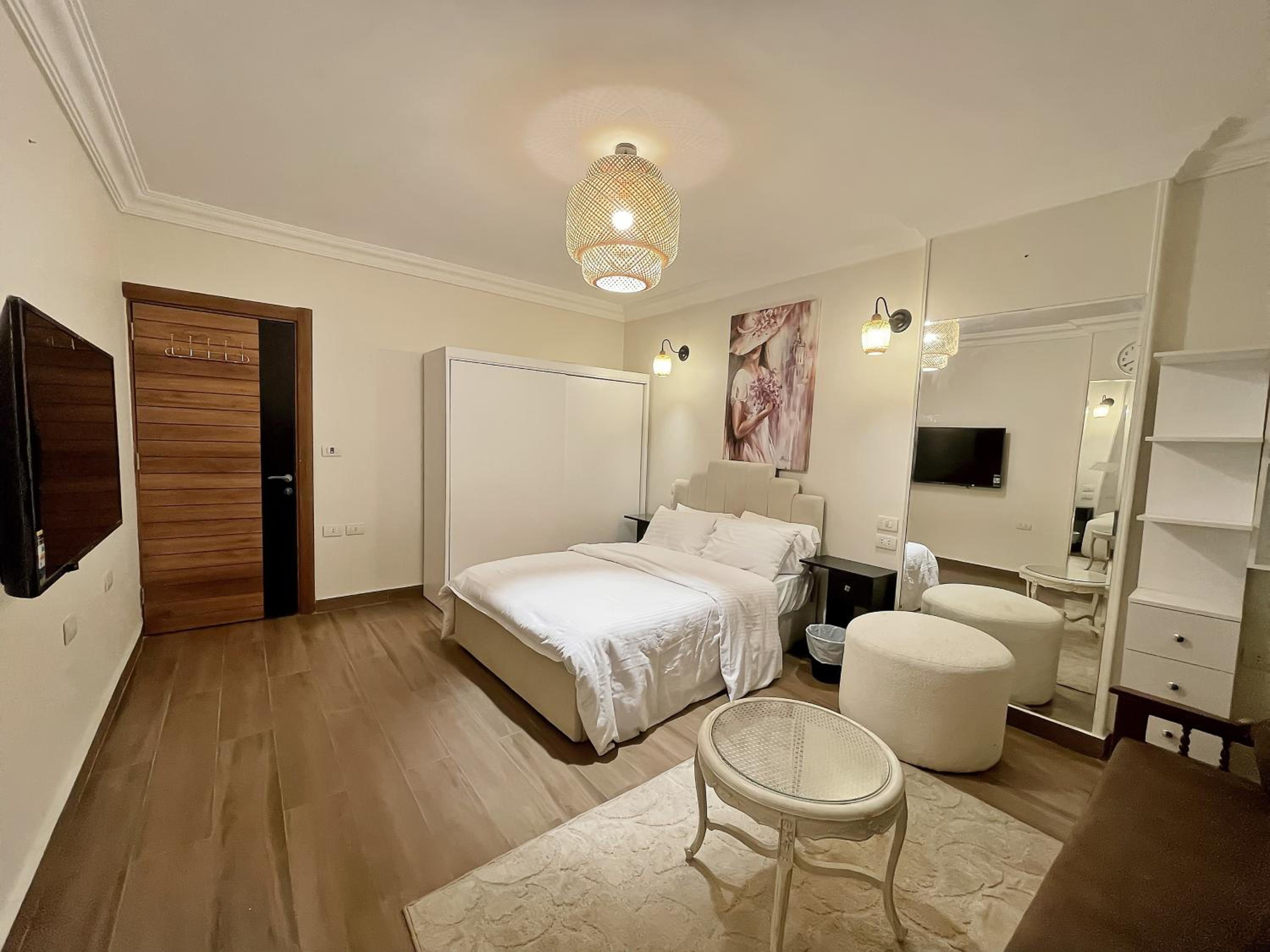 Nile view Zamalek Abuelfeda's Three bedrooms