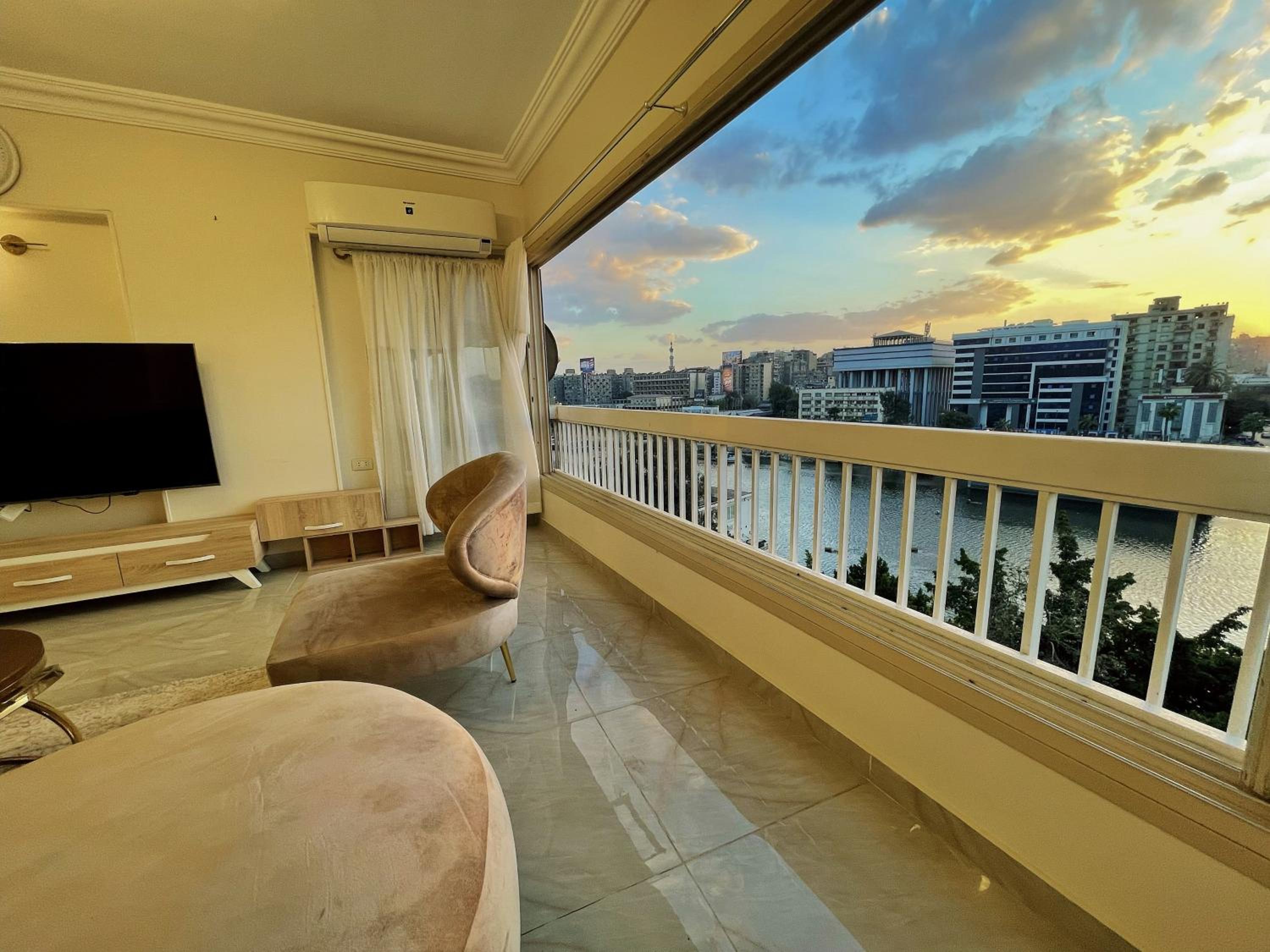 Nile view Zamalek Abuelfeda's Three bedrooms