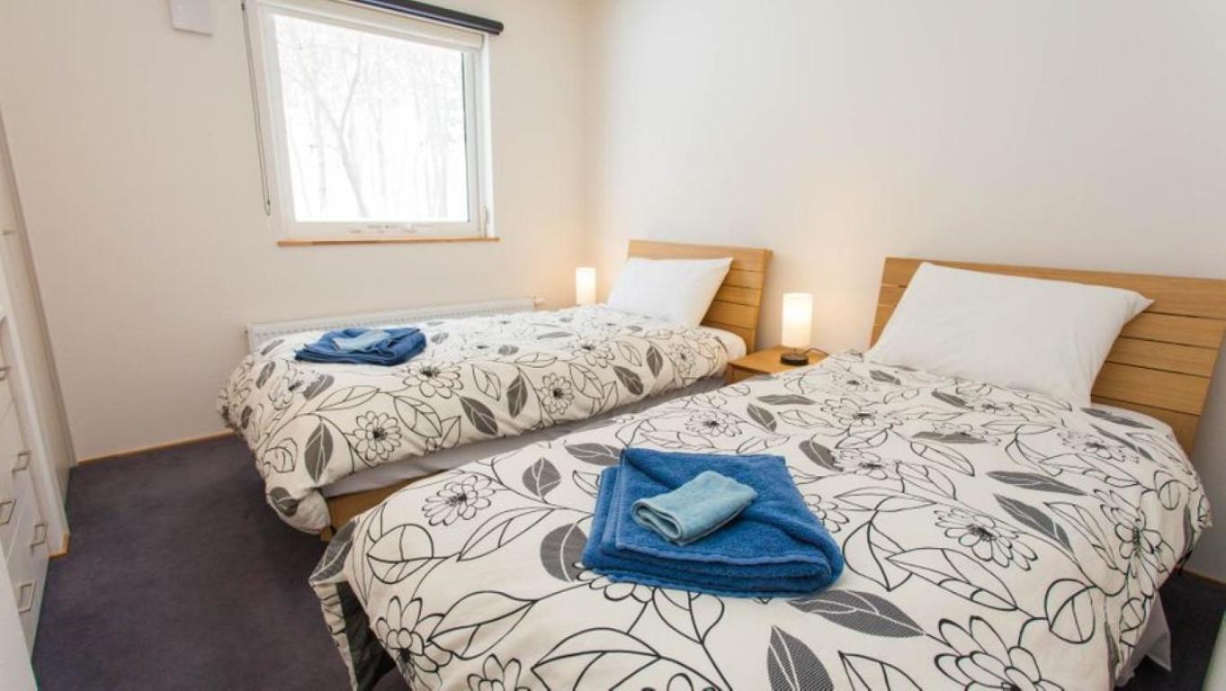 Shirokin Chalet walking distance to Rusutsu Resort