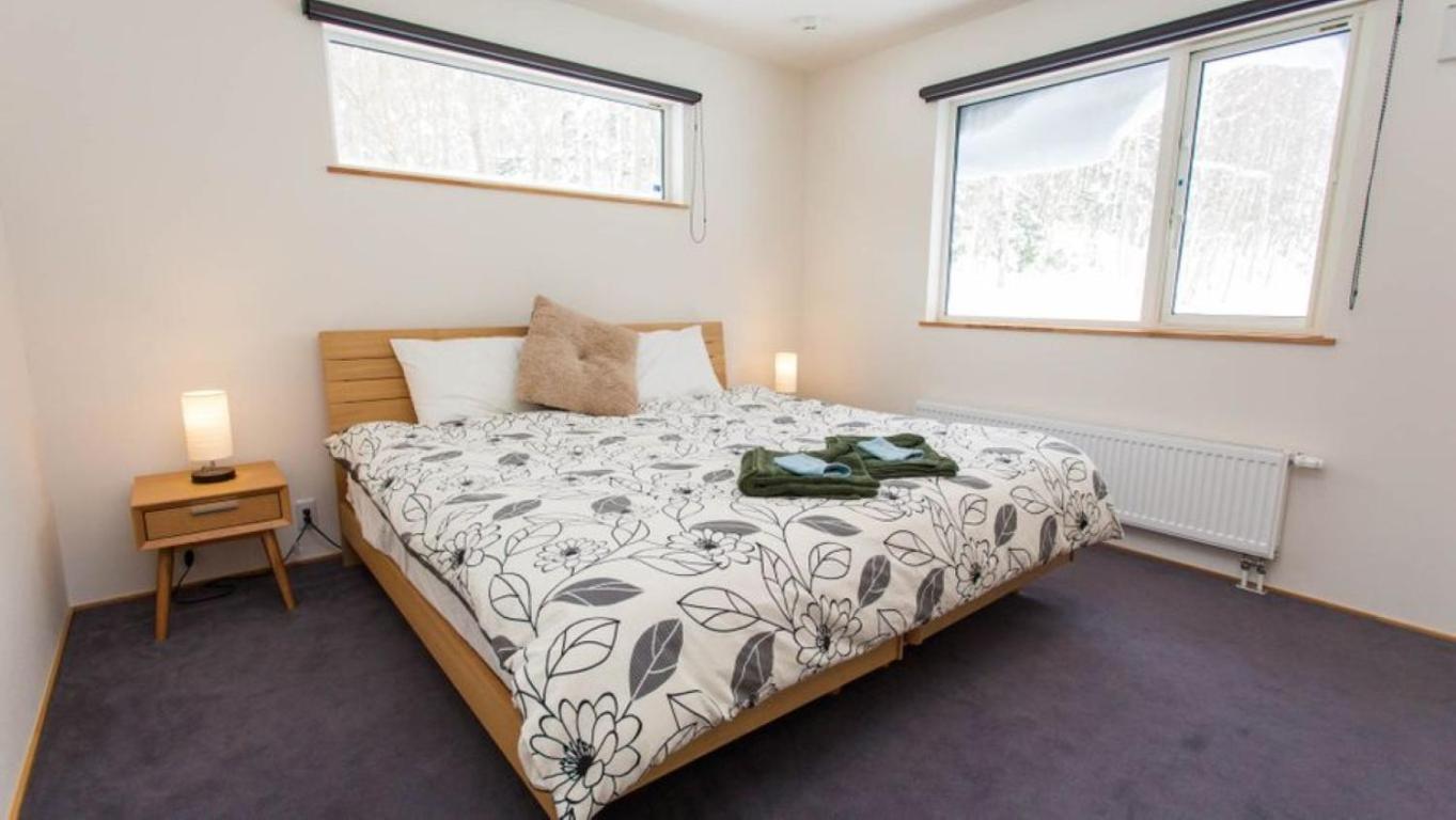 Shirokin Chalet walking distance to Rusutsu Resort