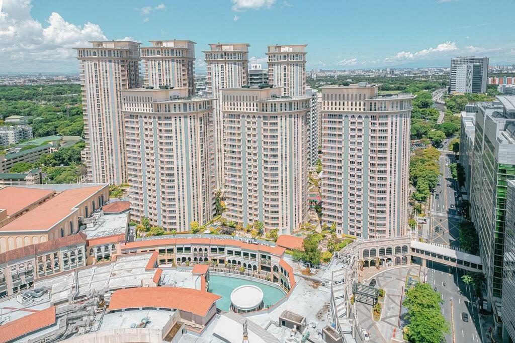 Studio at Venice Mall, near Airport, BGC & Makati view 3