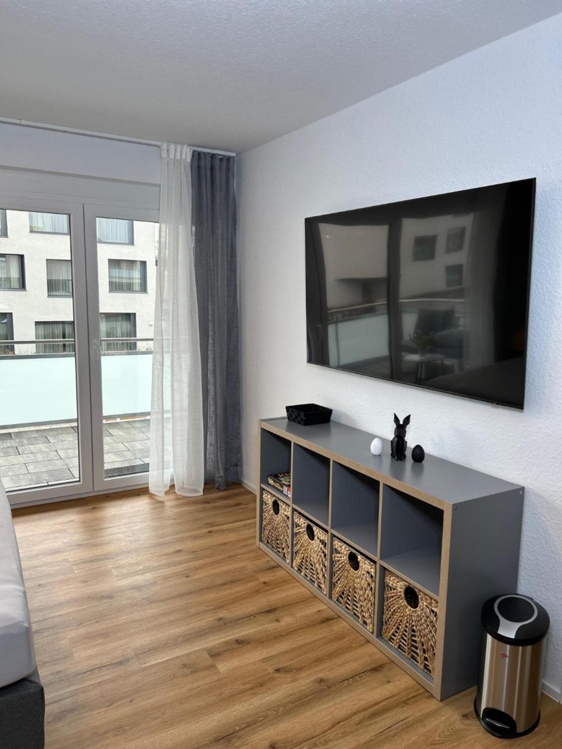Jill Apartments