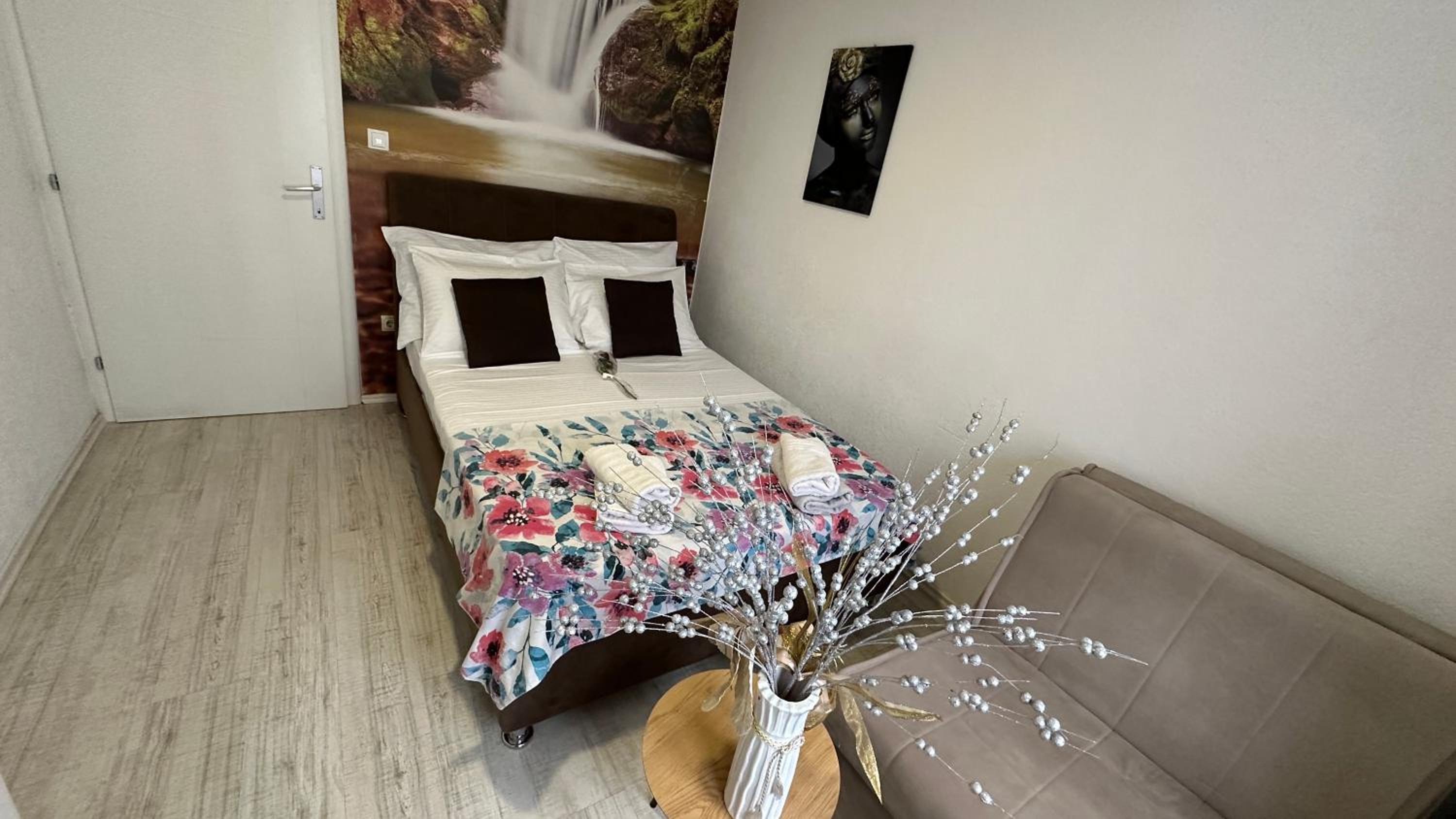 Galaxy Apartment near Old Brige