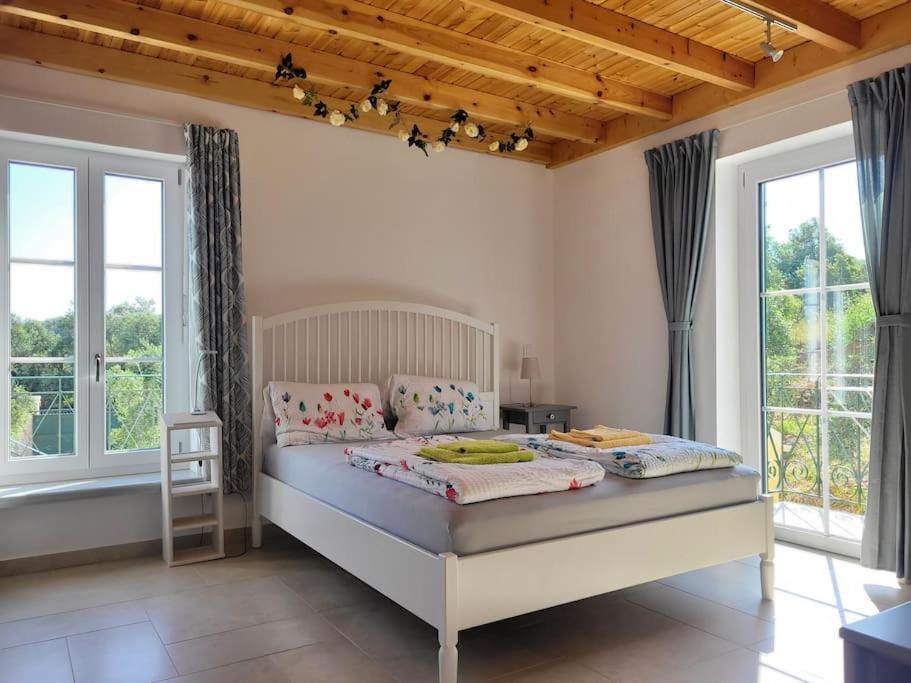 Gelbes Haus Korfu view 2