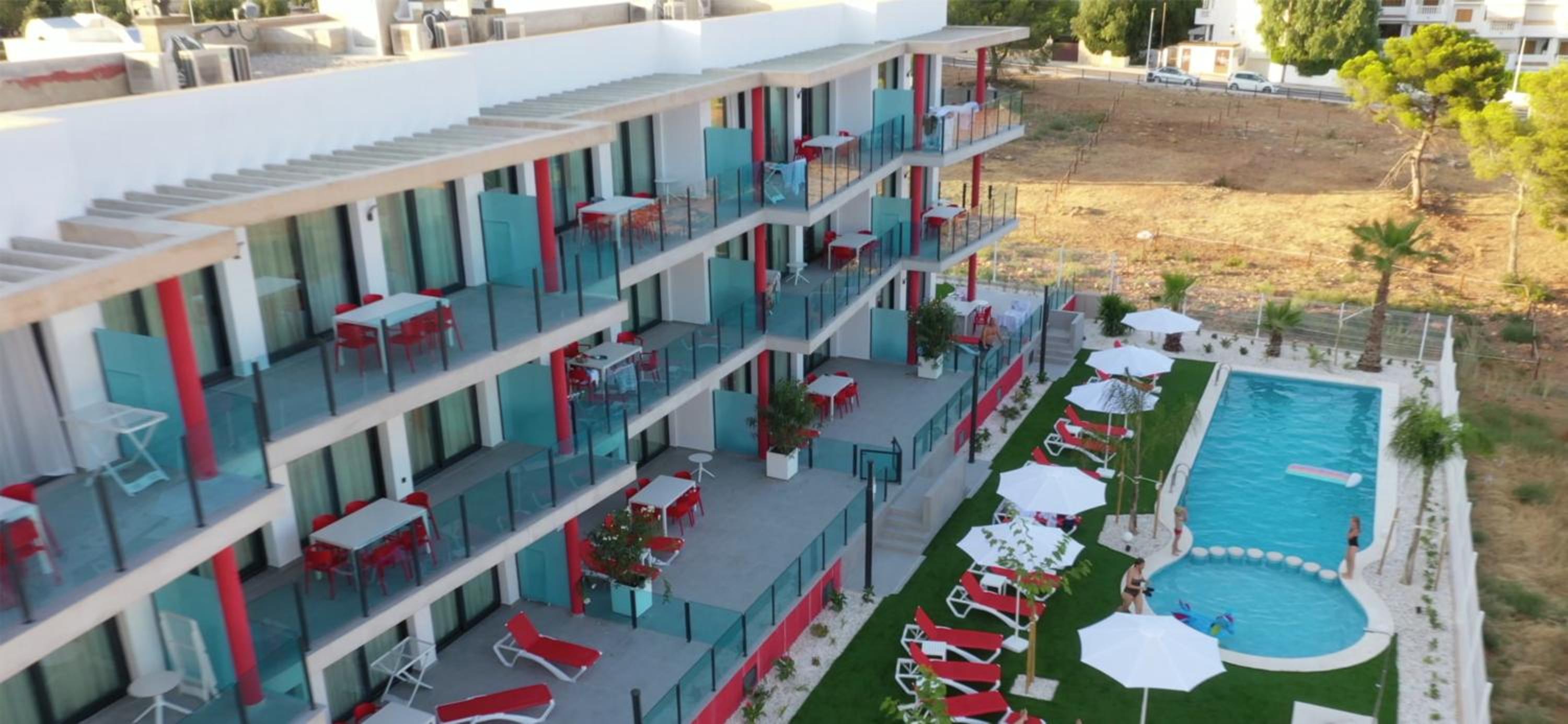 AZAHAR BEACH Red Apartments & Spa