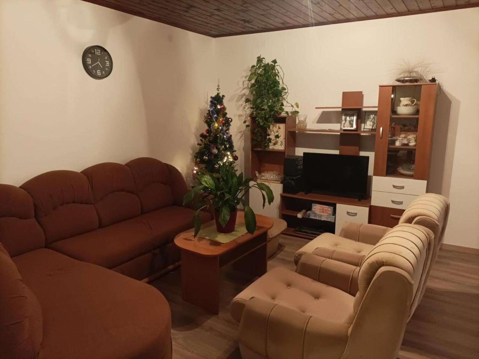NamelessParty house