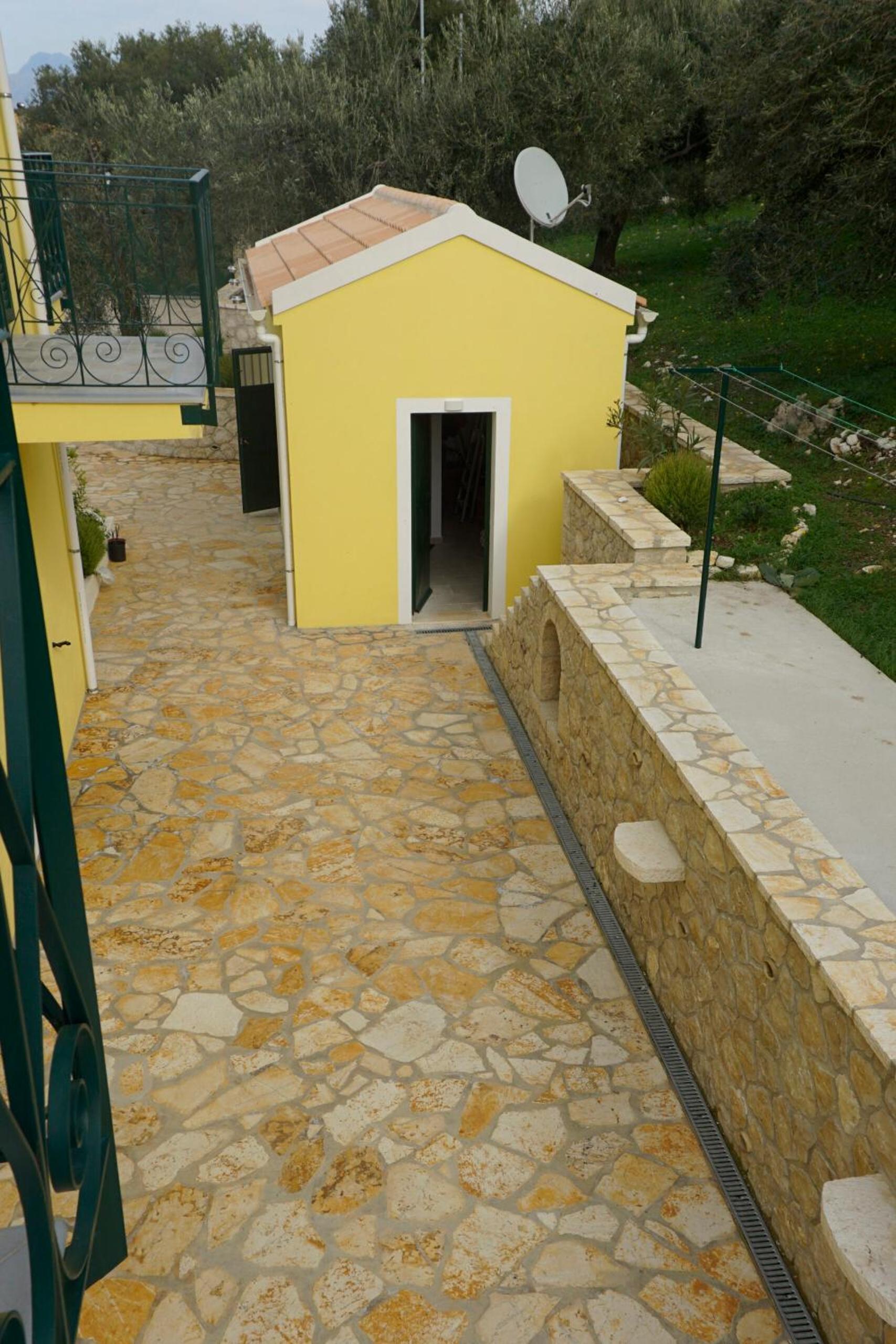 Photo 44