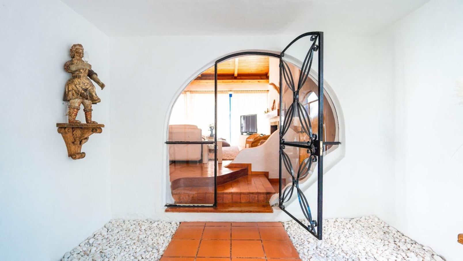 WHome Family Paradise, Exquisite Retreat for Holidays view 4