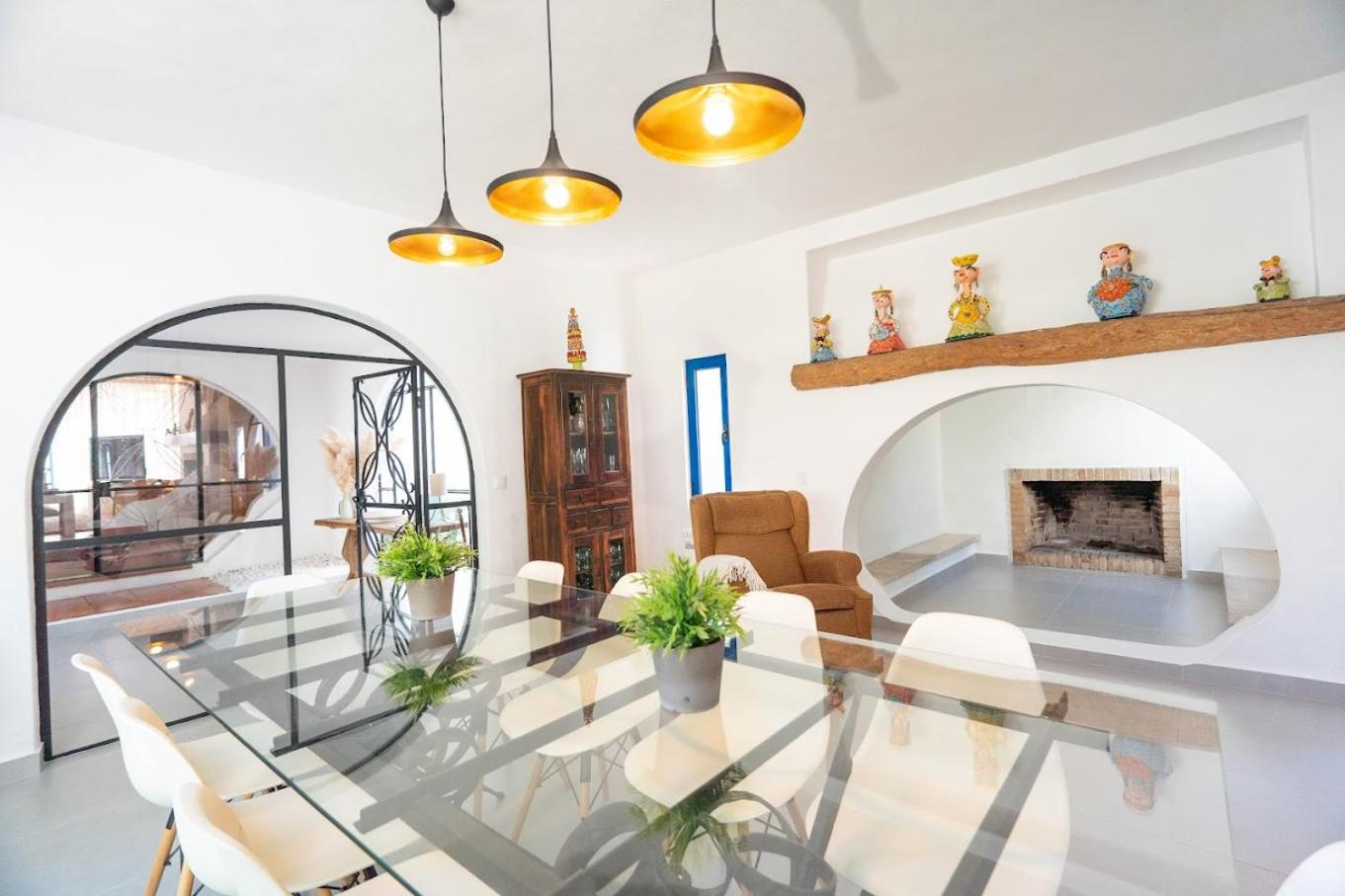 WHome Family Paradise, Exquisite Retreat for Holidays view 5