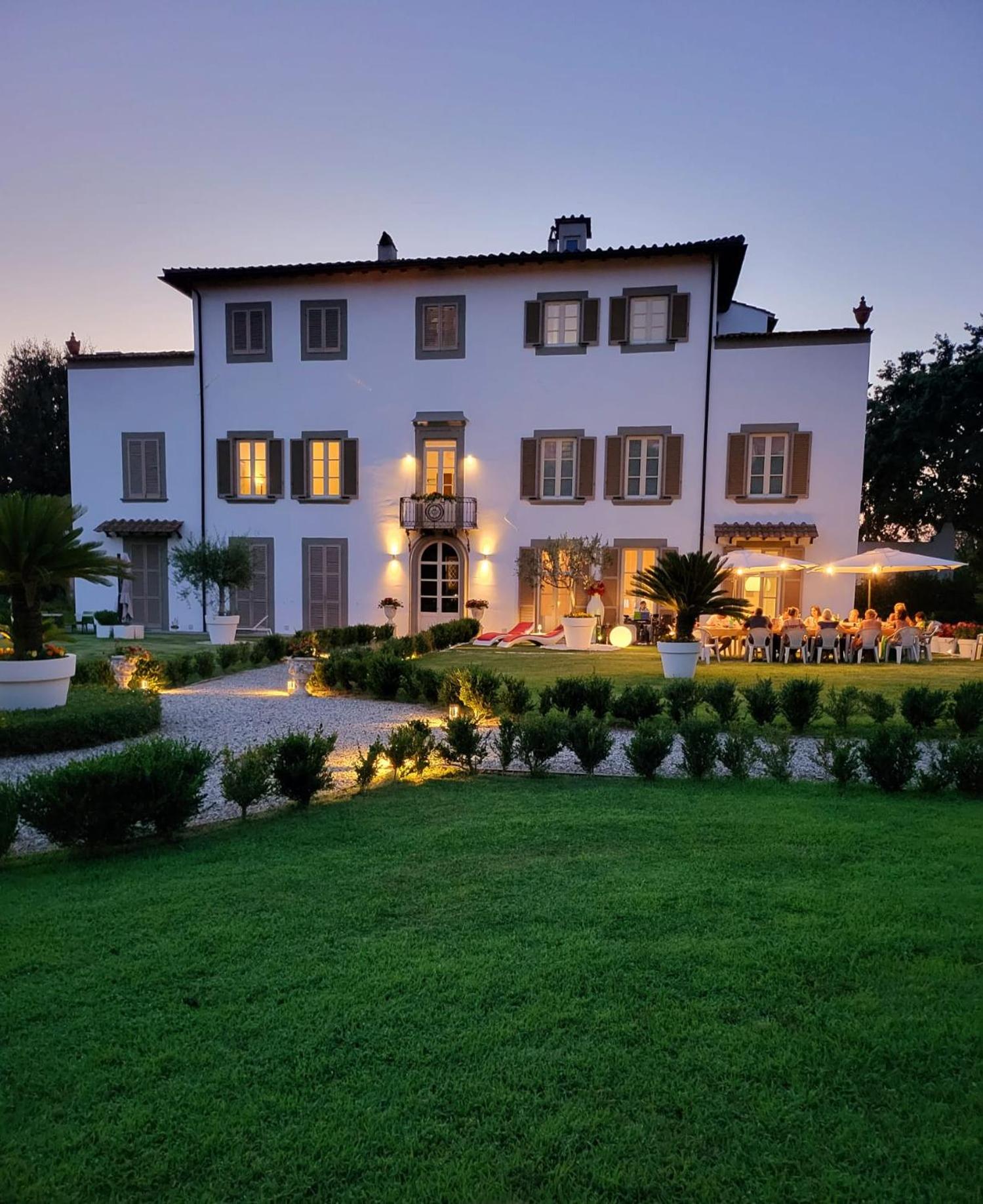 LA VILLA APARTMENTS - Convenient for Sardinia and Corsica - 4 beds - Private Parking included with Camera view 2