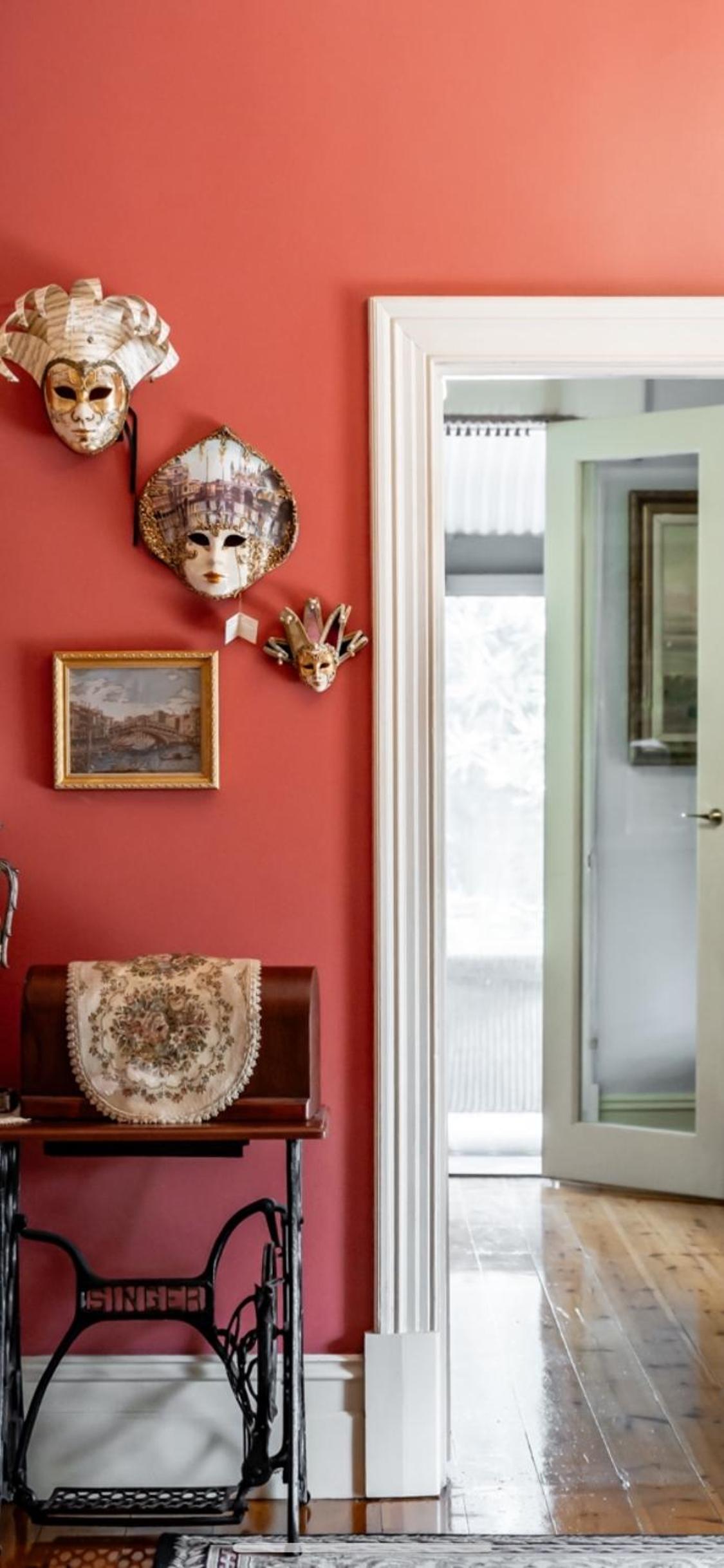 The Red Door: Expansive Home/Pool/4 BR w Ensuites