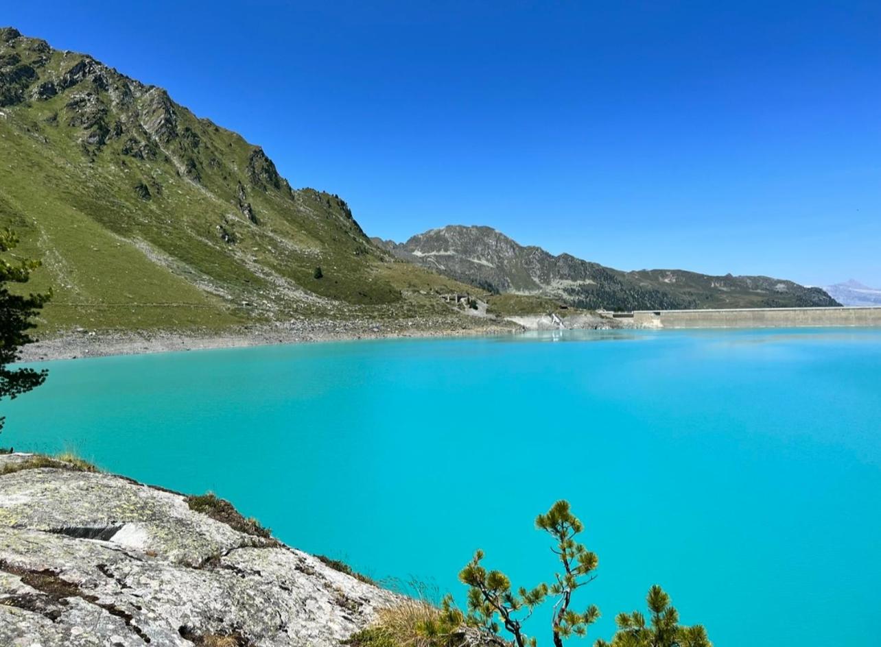 Vincenzo appart, Studio Confortable à Nendaz, accès Direct au Télécabine de Tracouet et Parking Souterrain Inclus