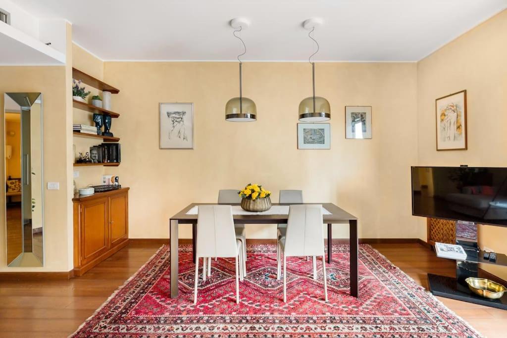 Elegant and Roomy Central Apartment