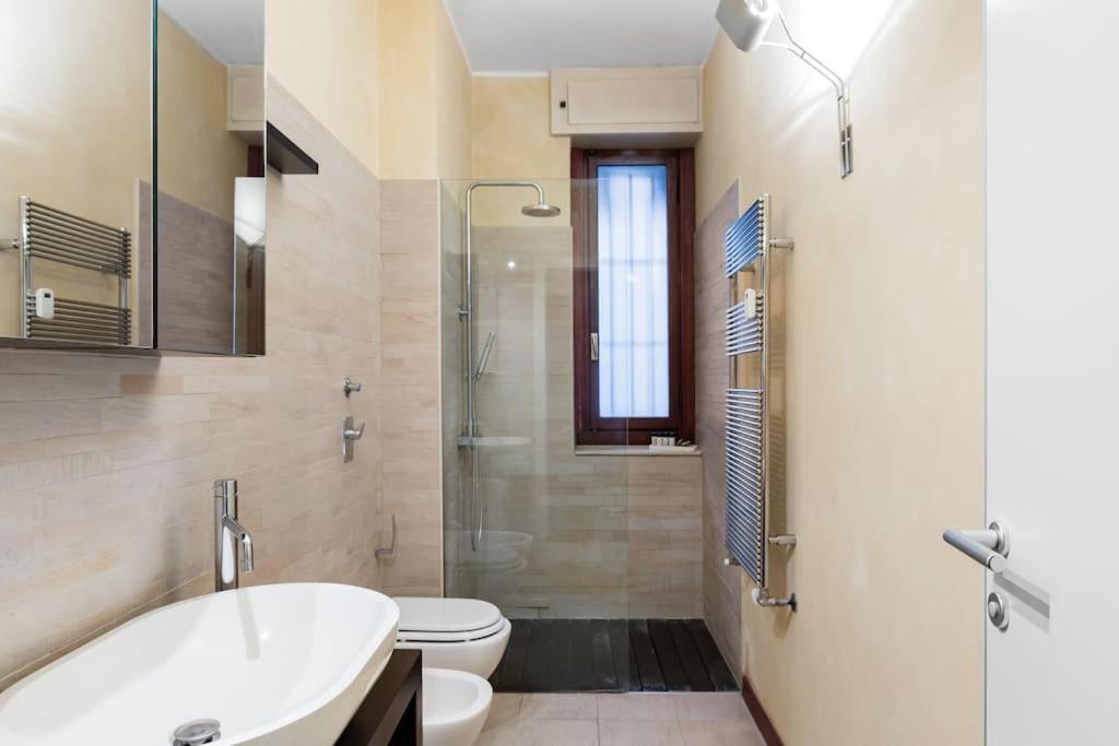 Elegant and Roomy Central Apartment