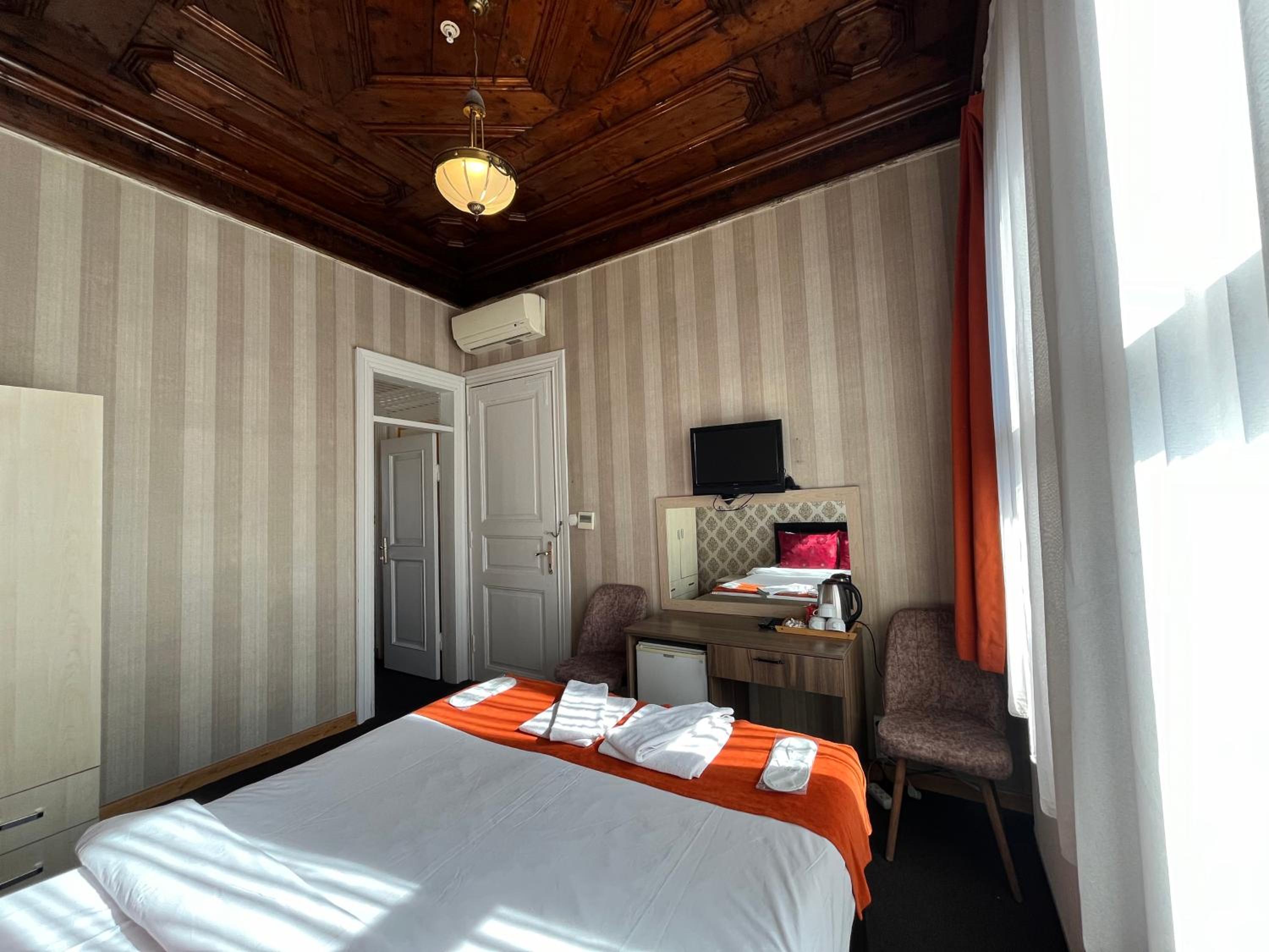 Le Safran Suite Hotel - Image 28
