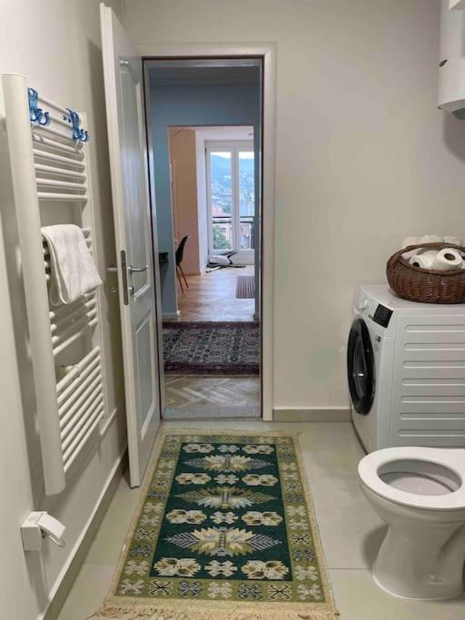 Newly renovated apartment in the heart of city