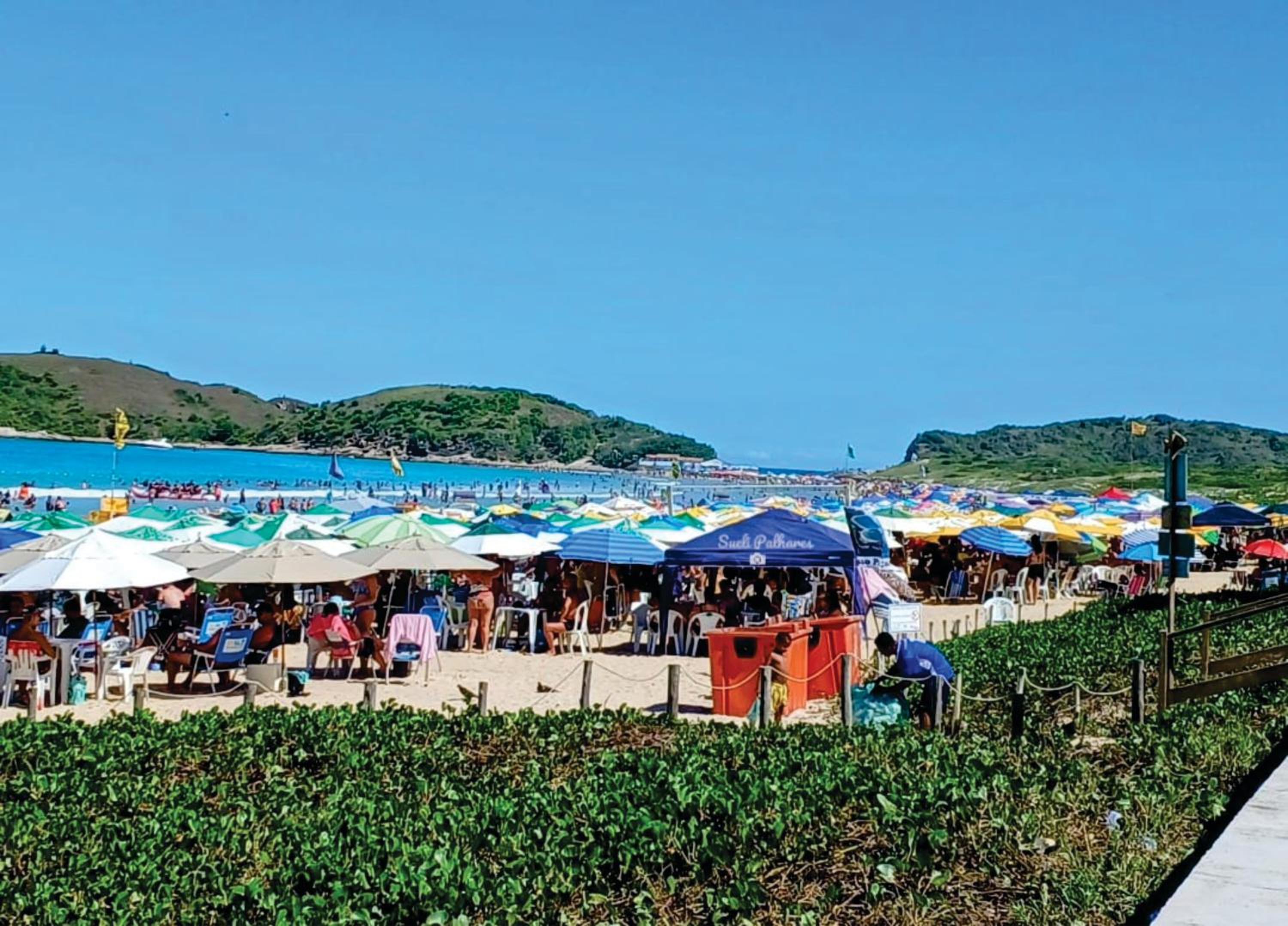 De frente a Praia do Peró, Da janela Maravilhe-se com a Vista! Apto tipo flat, Pé na Areia, Piscina, Wi Fi