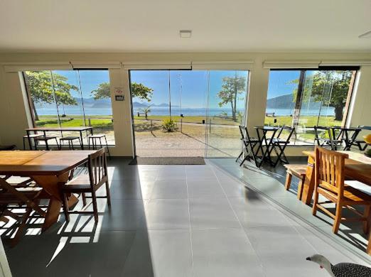 Mar em Casa Suítes
