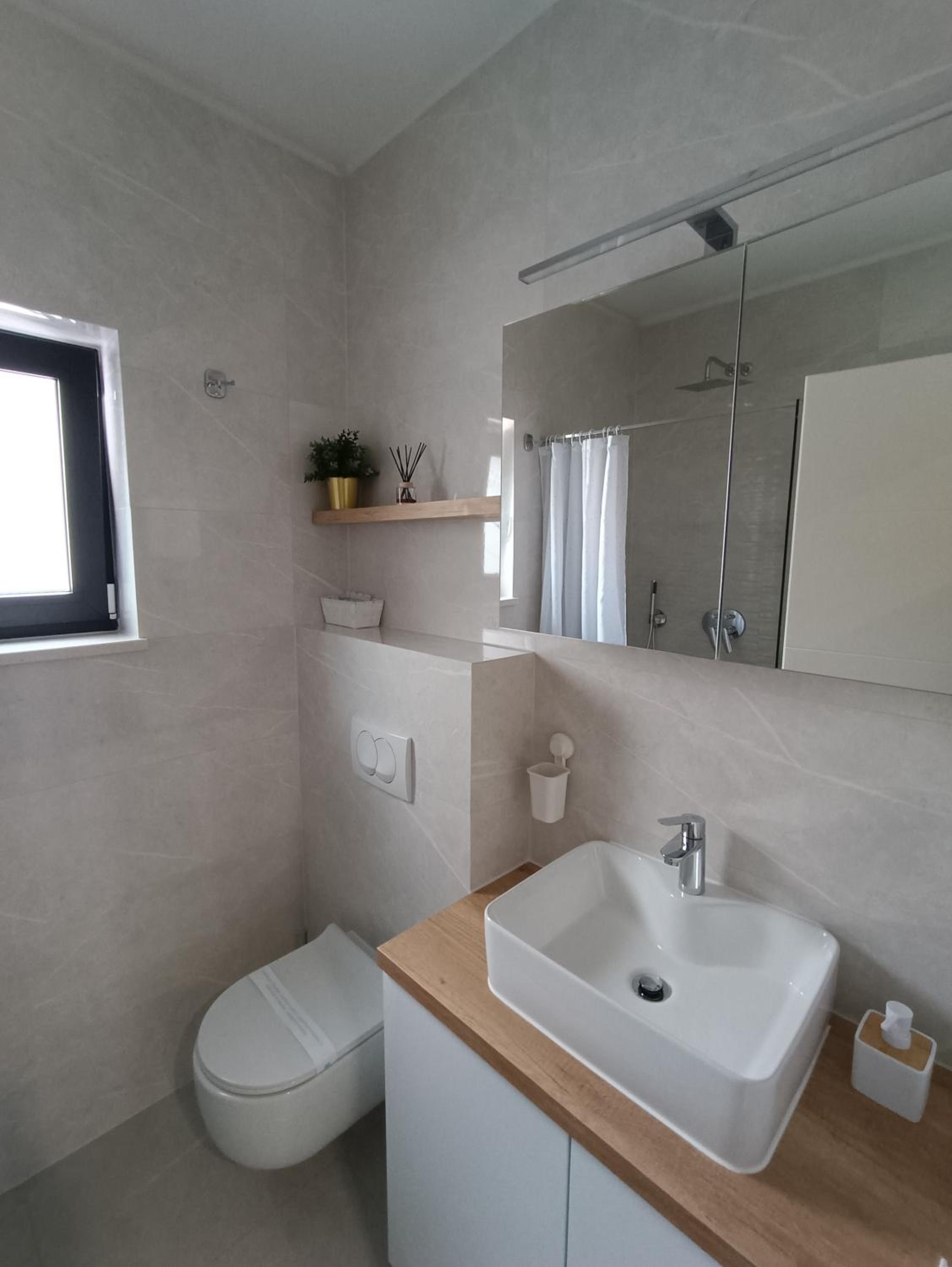 Apartment Oaza with free parking view 2