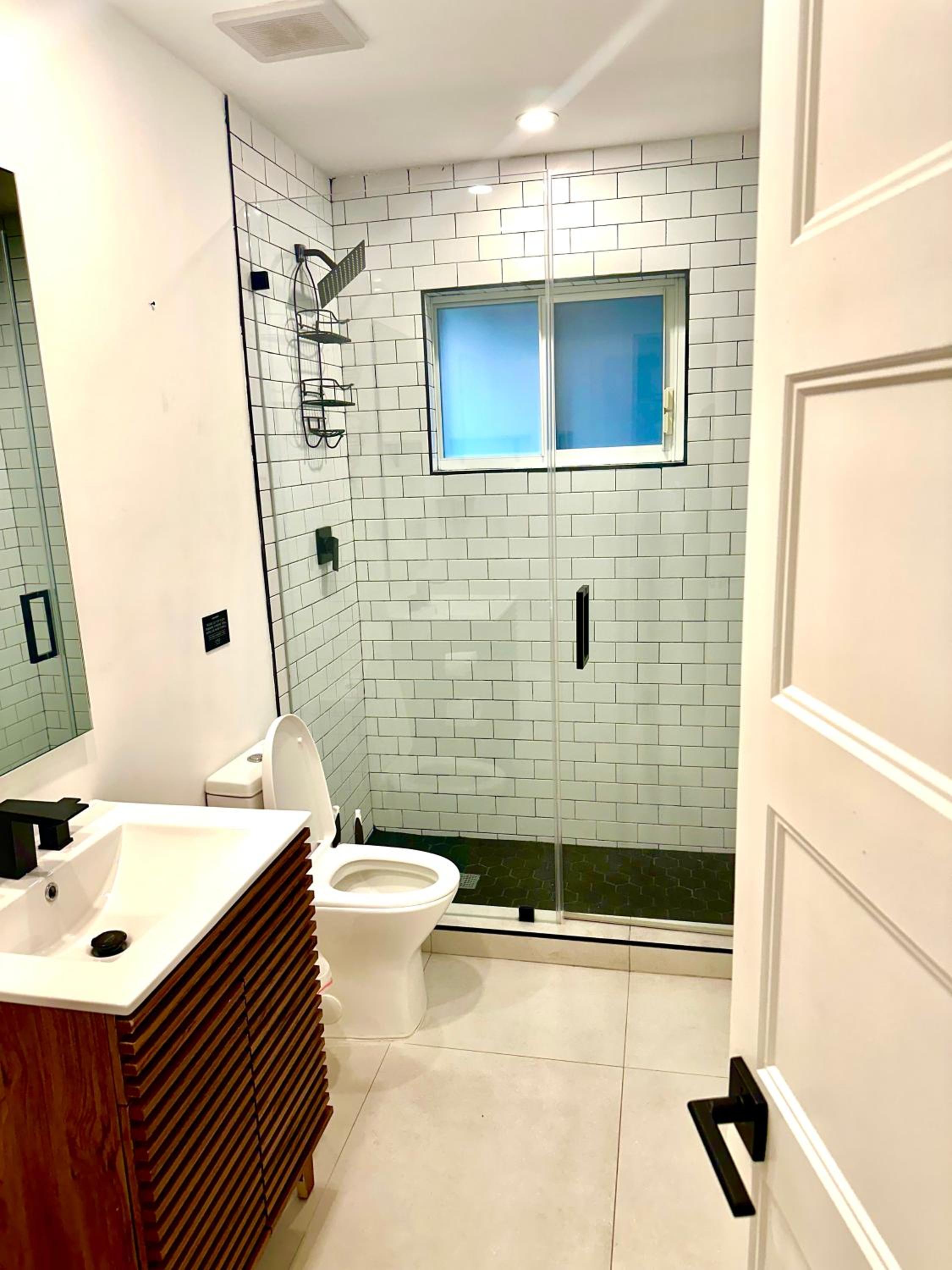 25 Guests Luxury Miami House With Pool & Gazebo!