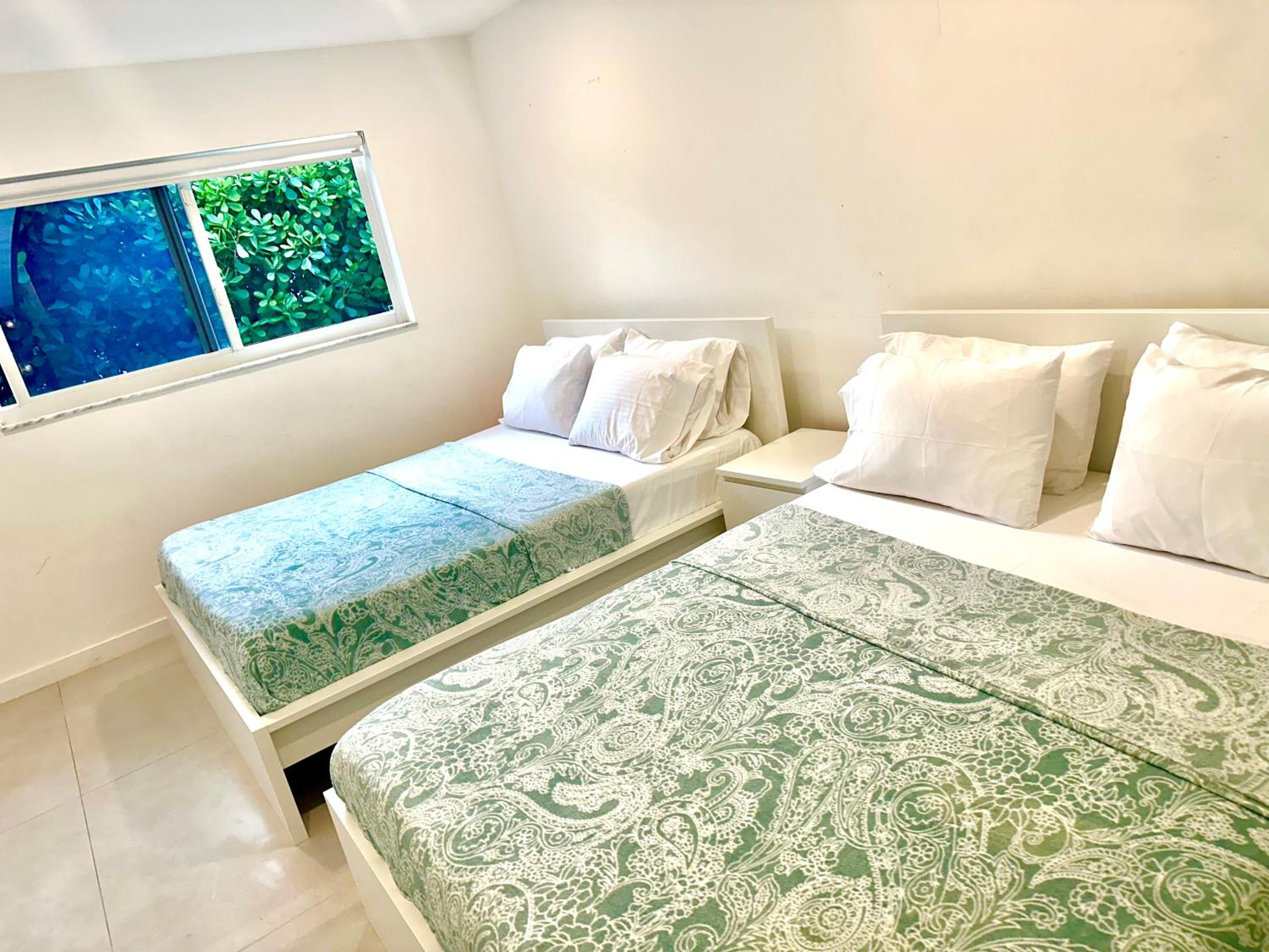 25 Guests Luxury Miami House With Pool & Gazebo!