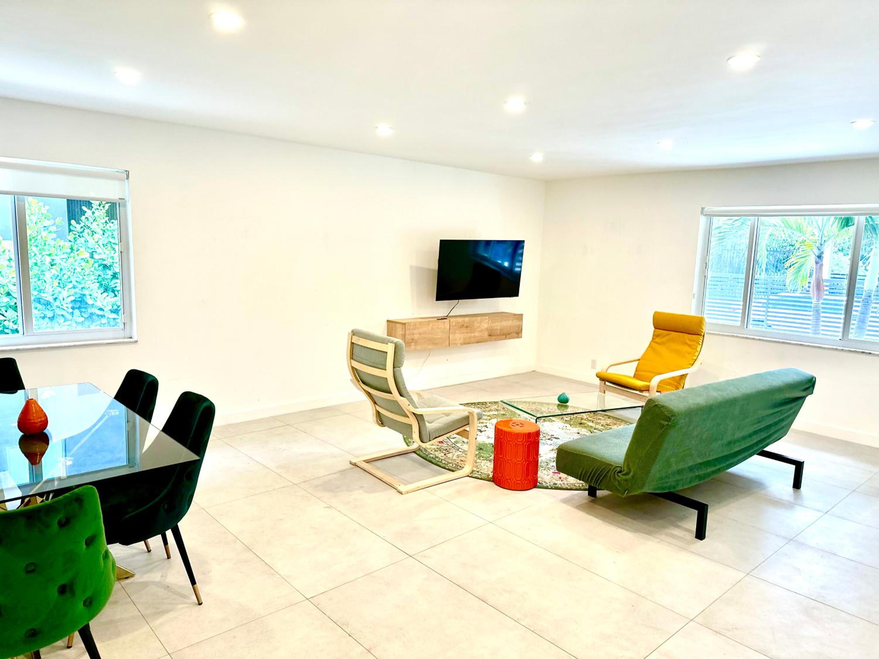 25 Guests Luxury Miami House With Pool & Gazebo!