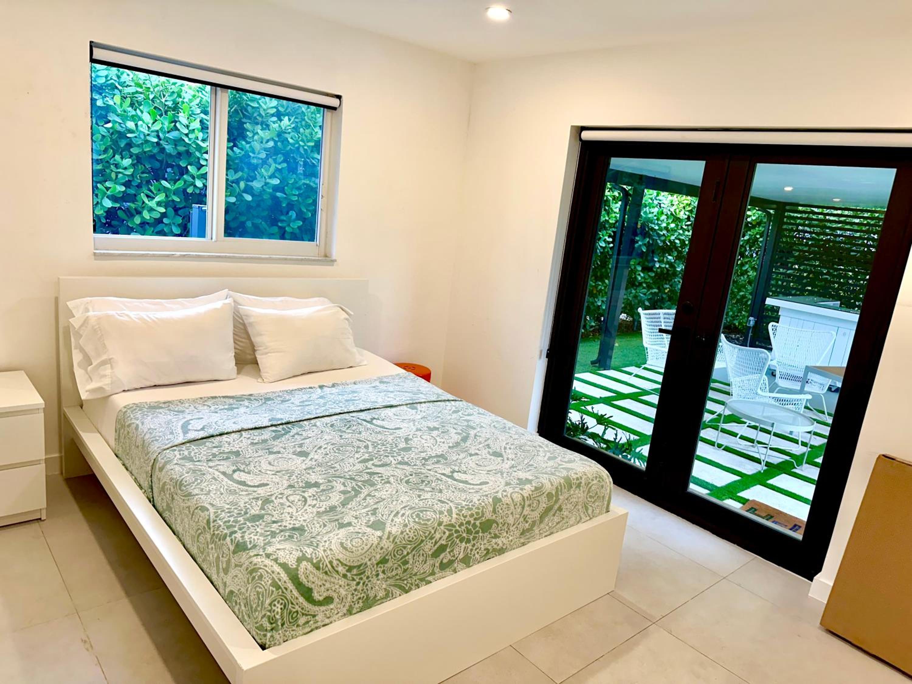 25 Guests Luxury Miami House With Pool & Gazebo!