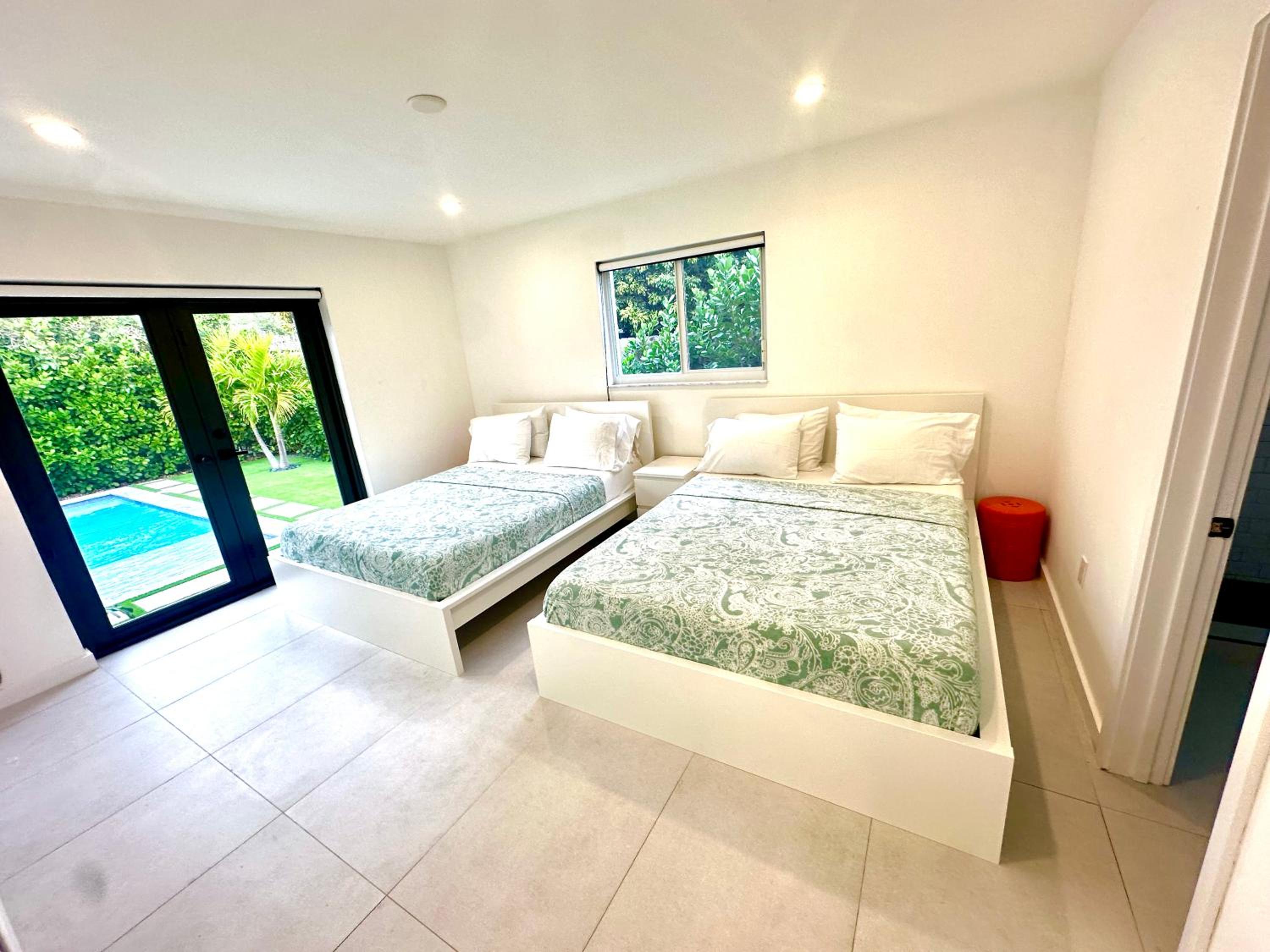 25 Guests Luxury Miami House With Pool & Gazebo!