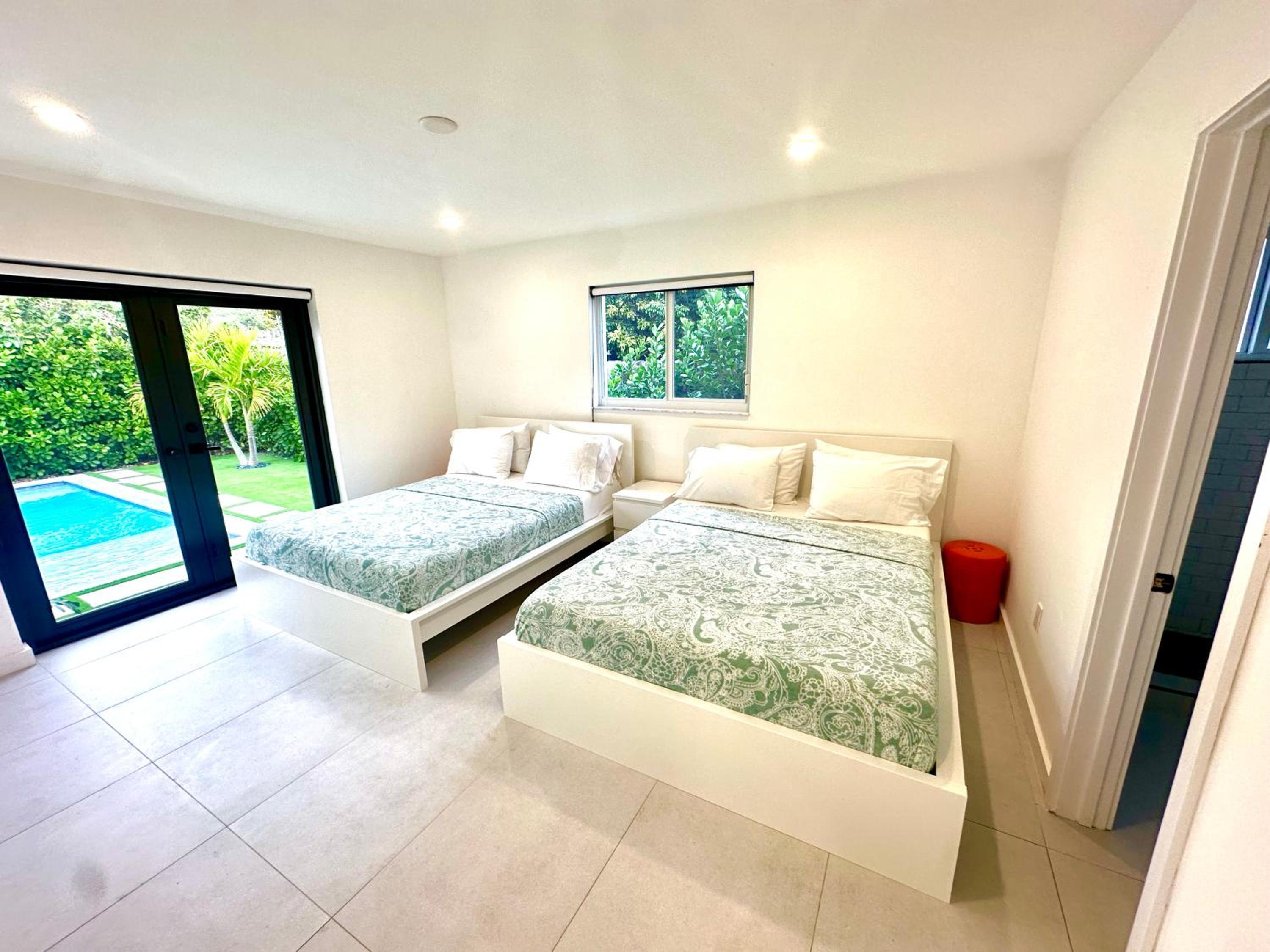 25 Guests Luxury Miami House With Pool & Gazebo!