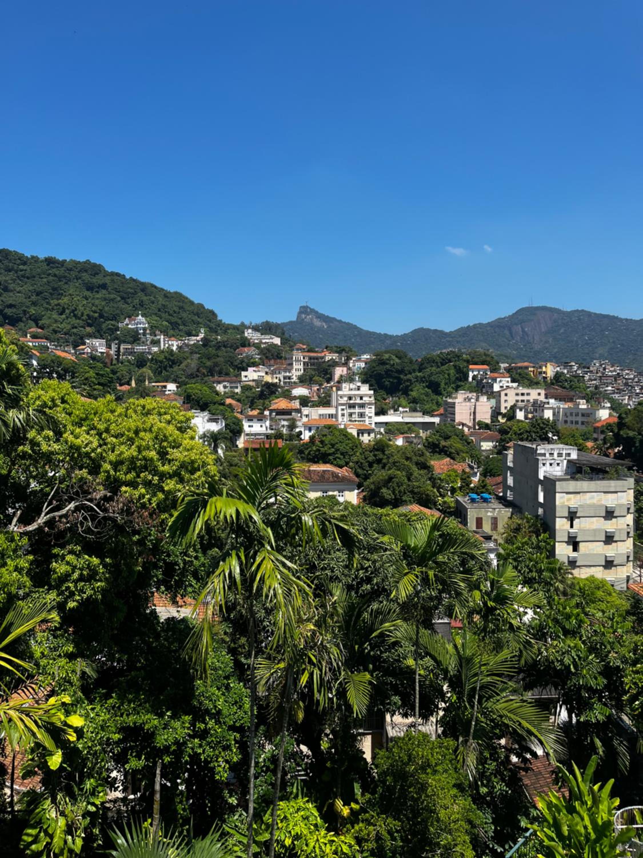 Castelo dos Tucanos Host