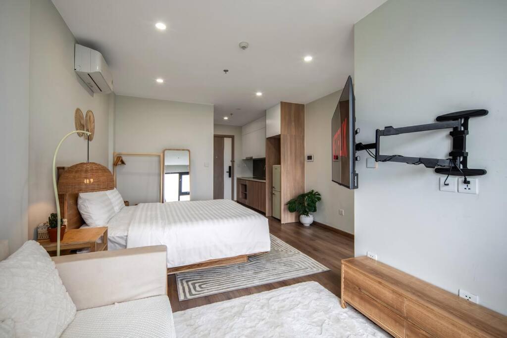 NEW_ 5 star bed, Lake view, Imperia Smart City