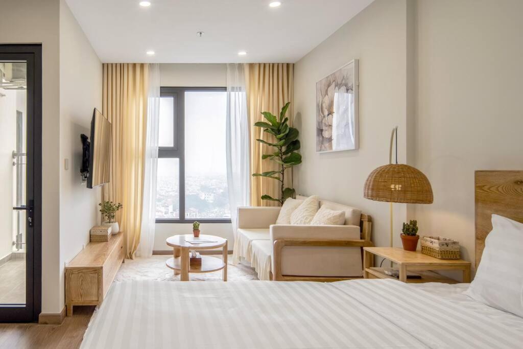 NEW_ 5 star bed, Lake view, Imperia Smart City