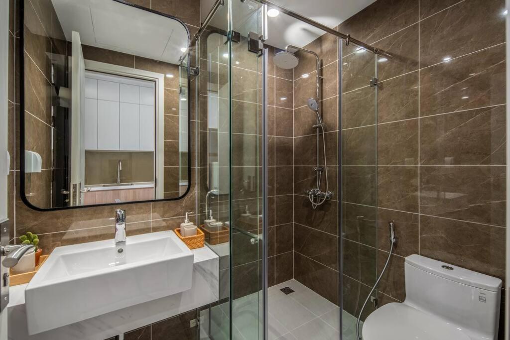 NEW_ 5 star bed, Lake view, Imperia Smart City