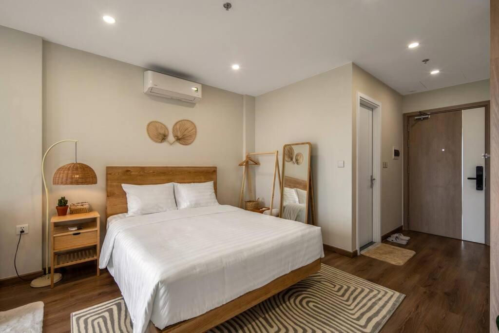 NEW_ 5 star bed, Lake view, Imperia Smart City
