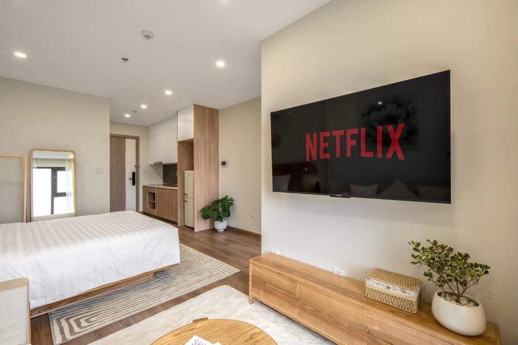 NEW_ 5 star bed, Lake view, Imperia Smart City