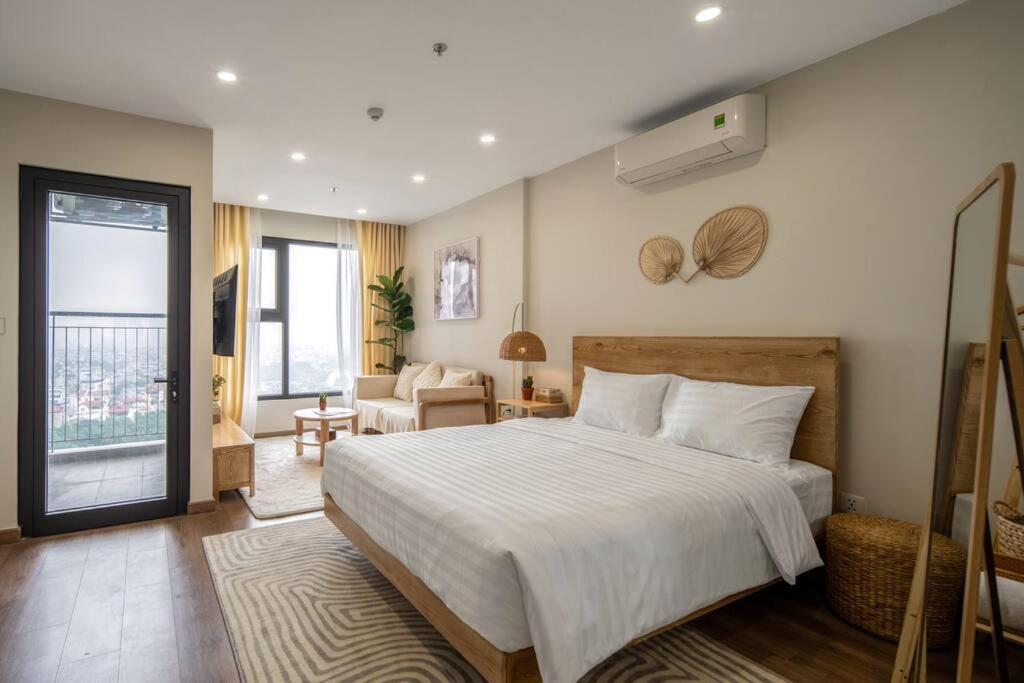 NEW_ 5 star bed, Lake view, Imperia Smart City