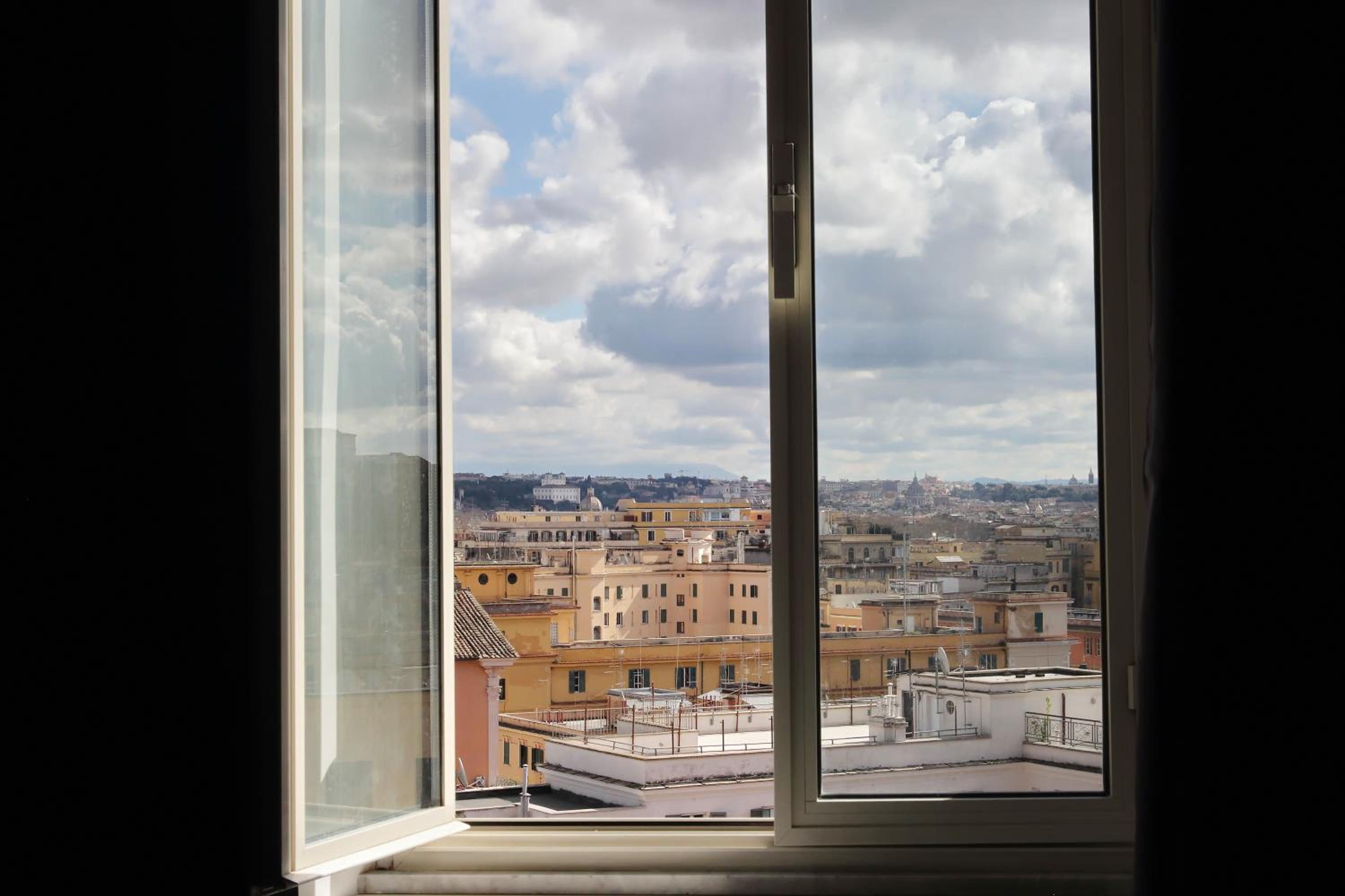 ReRent Rooms - 36 TRIONFALE GUESTHOUSE