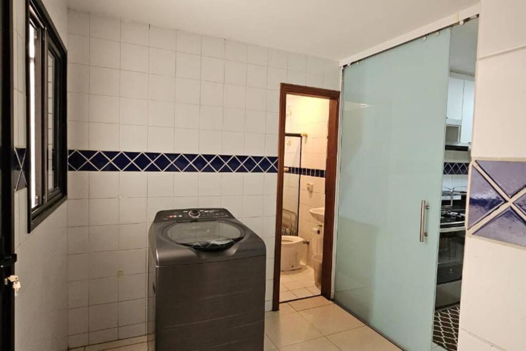 Luxo e conforto à beira-mar em canto nobre da praia