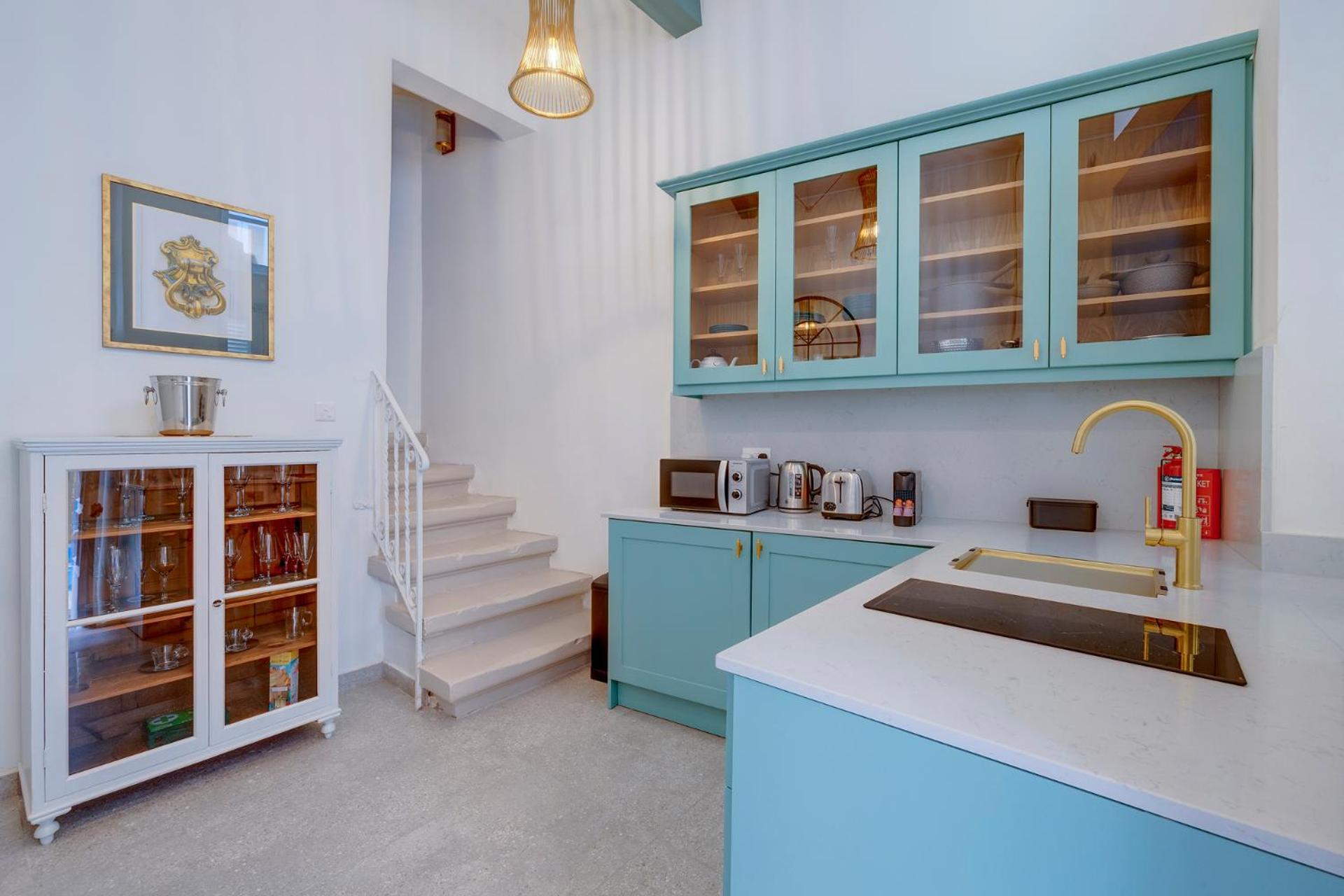 Charming Maltese Townhouse in Senglea view 3