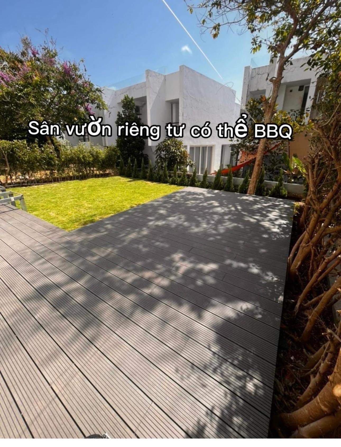 Villa biển Oceanami B805 - Ô tô đậu trước cửa nhà view 2