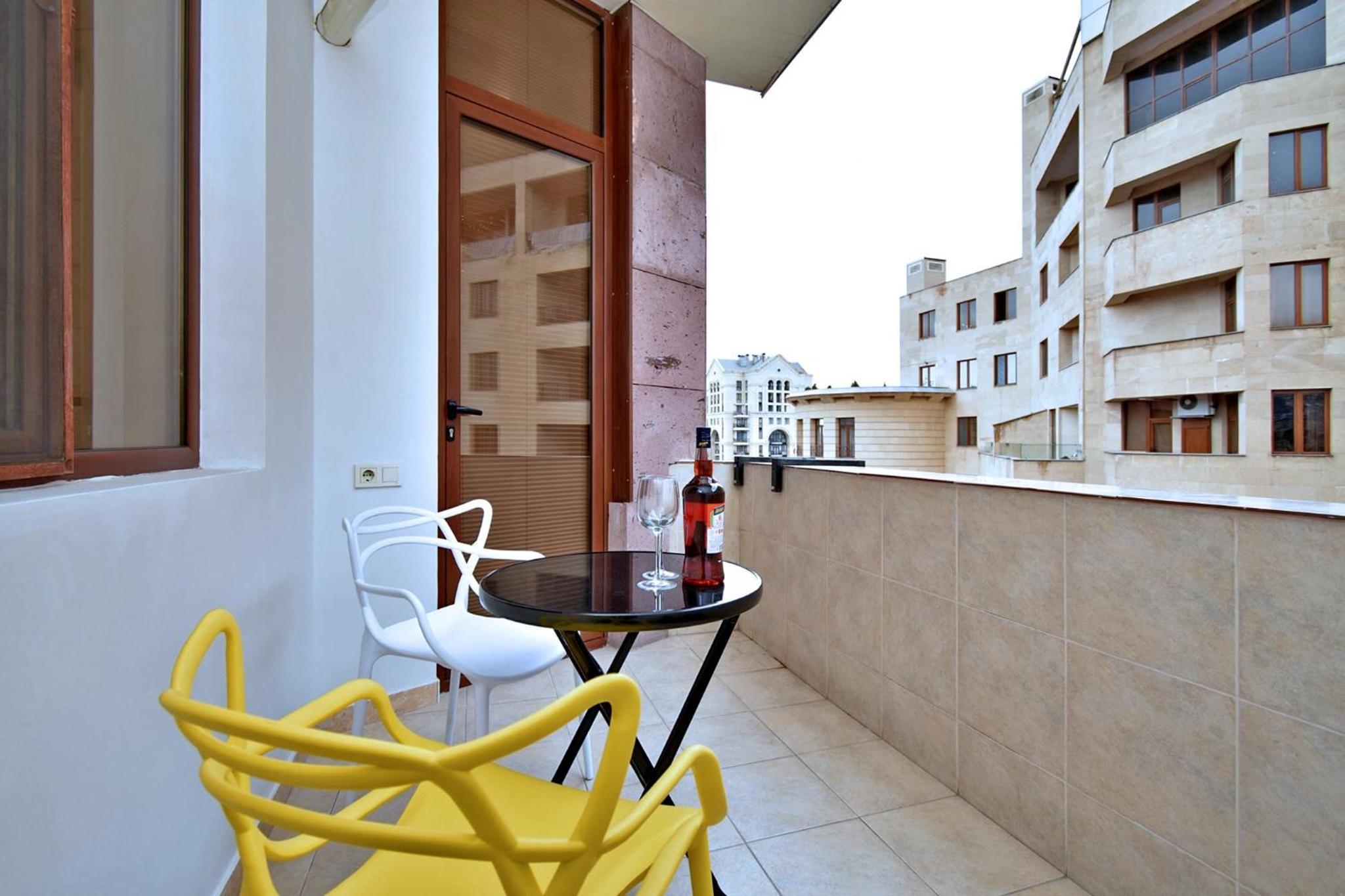 Apartment in Yerevan near Seasons park