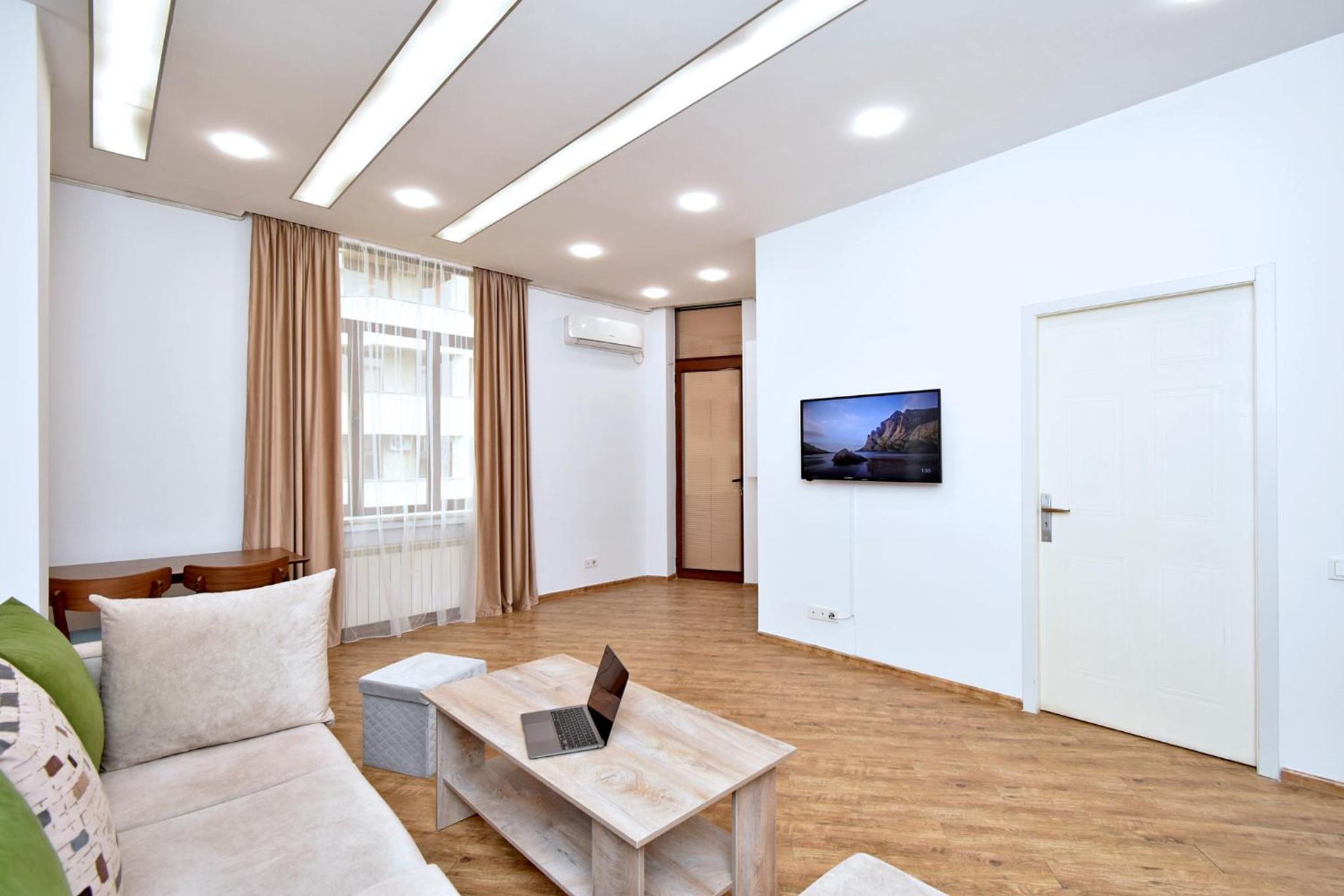 Apartment in Yerevan near Seasons park