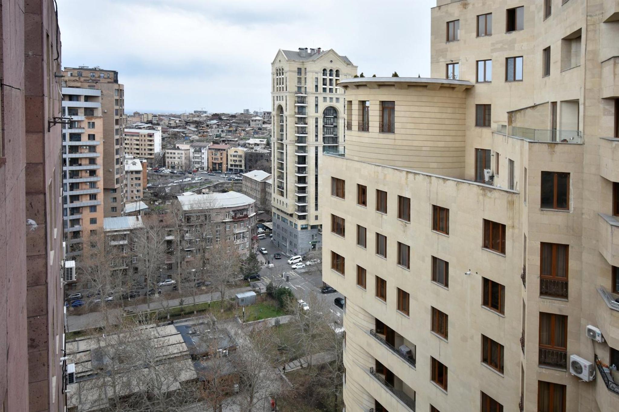 Apartment in Yerevan near Seasons park