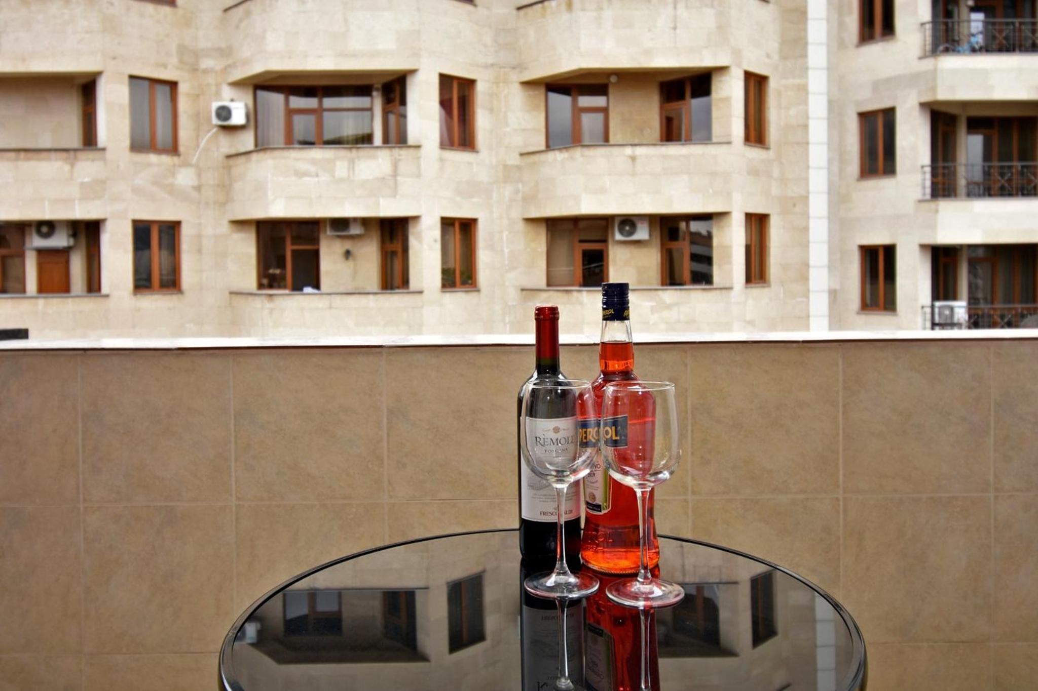 Apartment in Yerevan near Seasons park