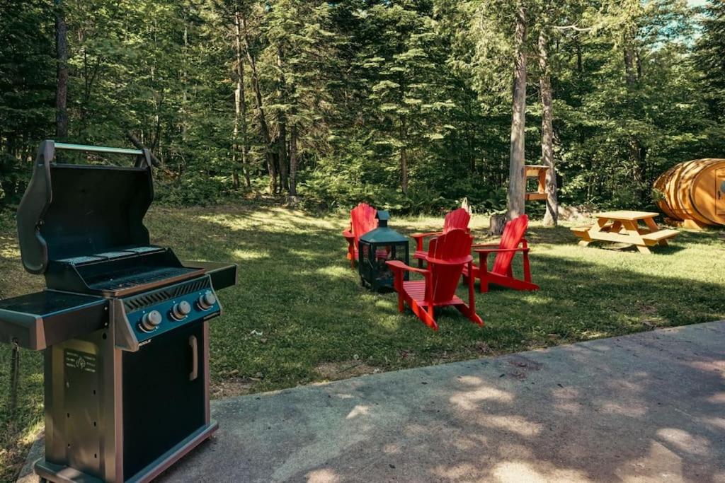 Private Hot tub Sauna 5min walk Lake Northern Escape